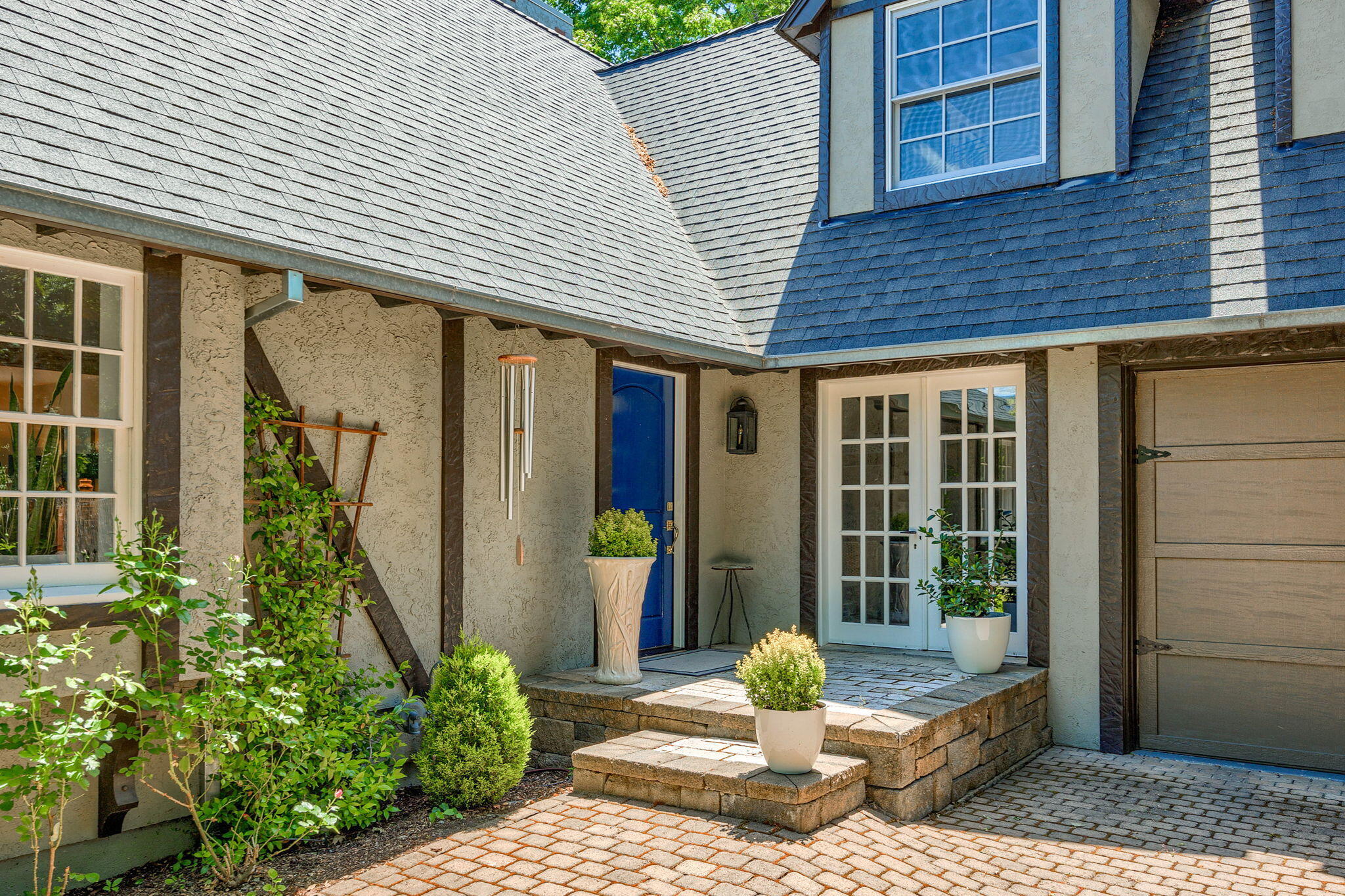 680 Oak Knoll Drive