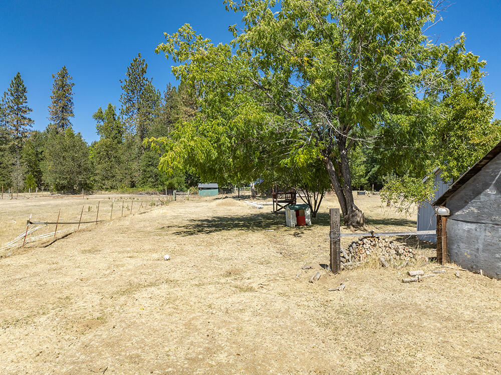 6446 Holland Loop Road