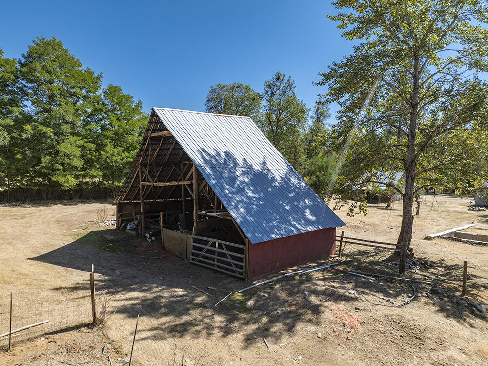 6446 Holland Loop Road
