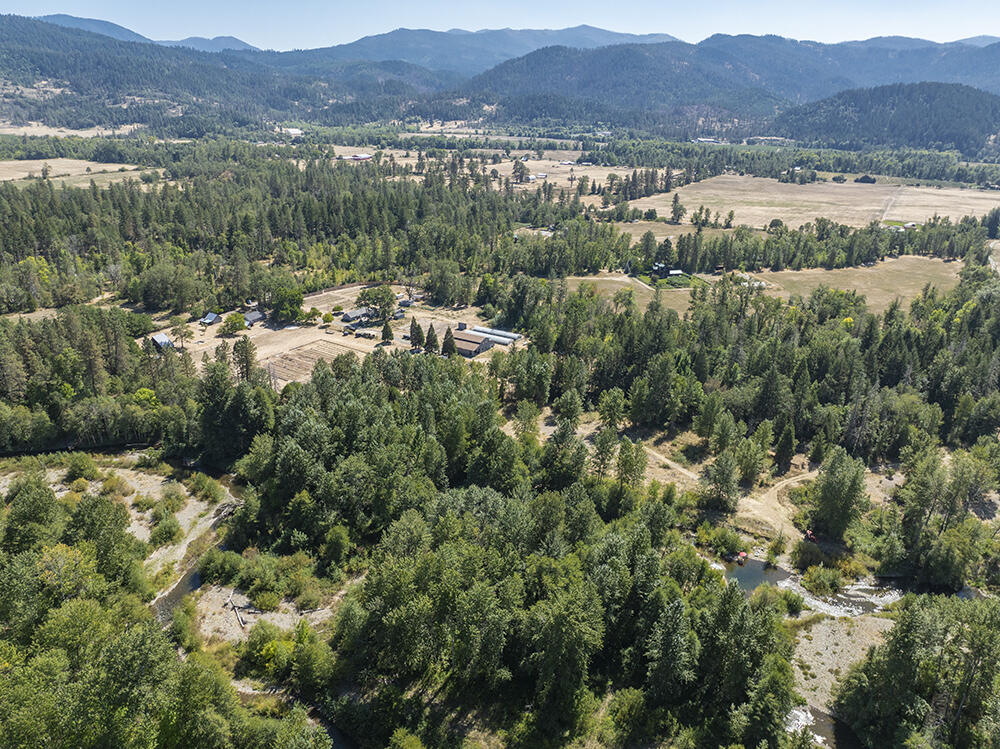6446 Holland Loop Road