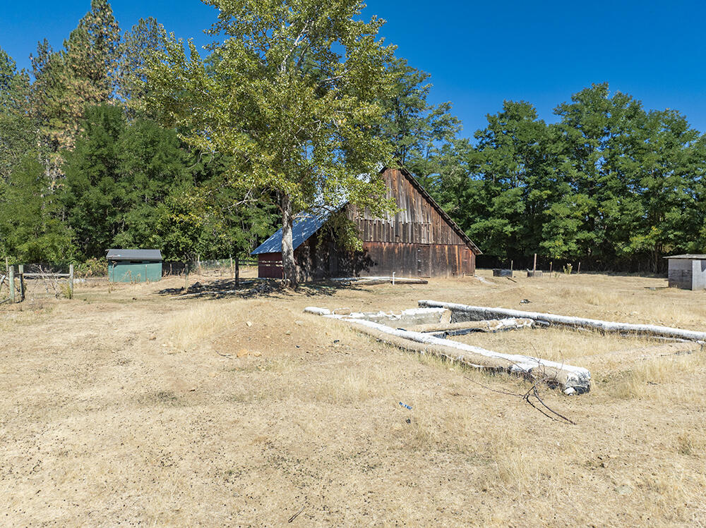 6446 Holland Loop Road