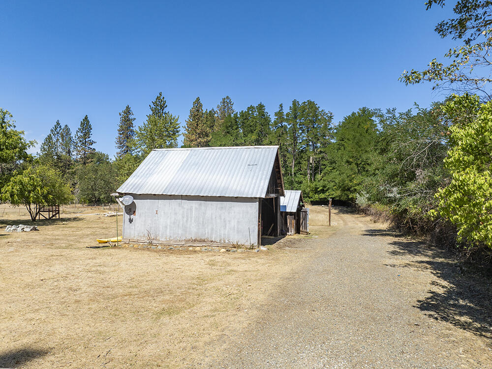 6446 Holland Loop Road