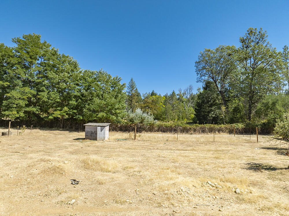 6446 Holland Loop Road