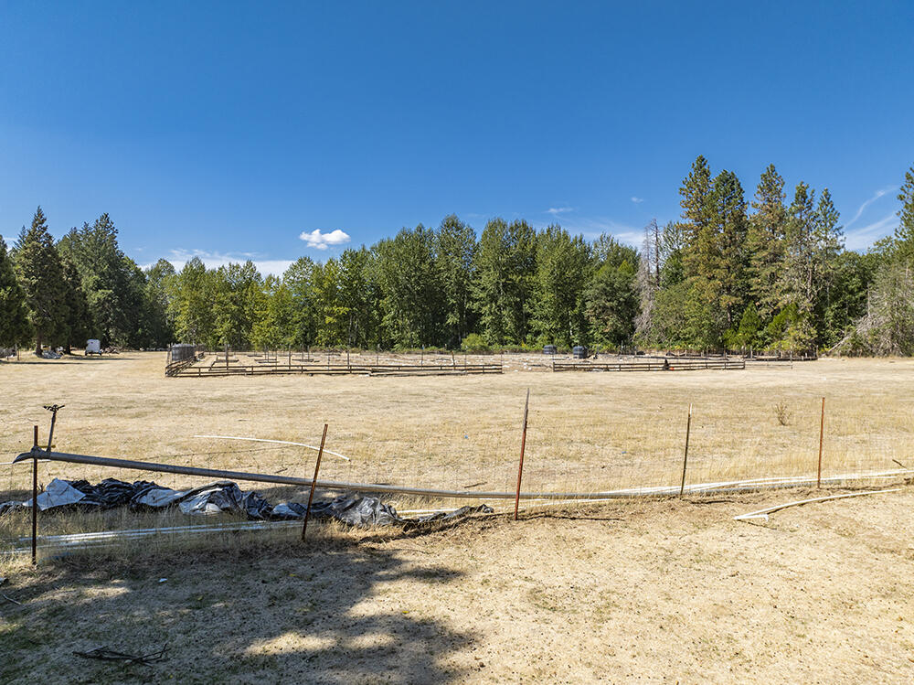 6446 Holland Loop Road