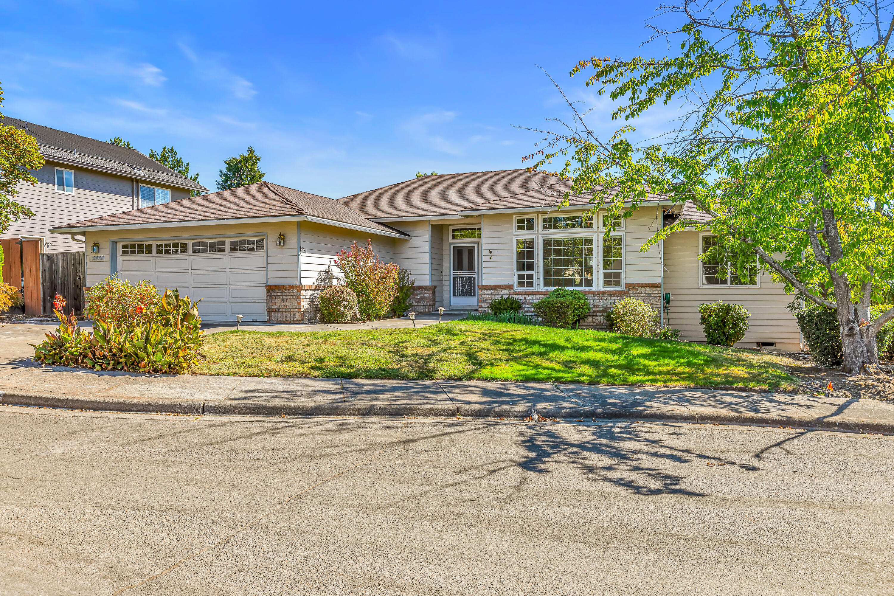 2860 Shanteal Place