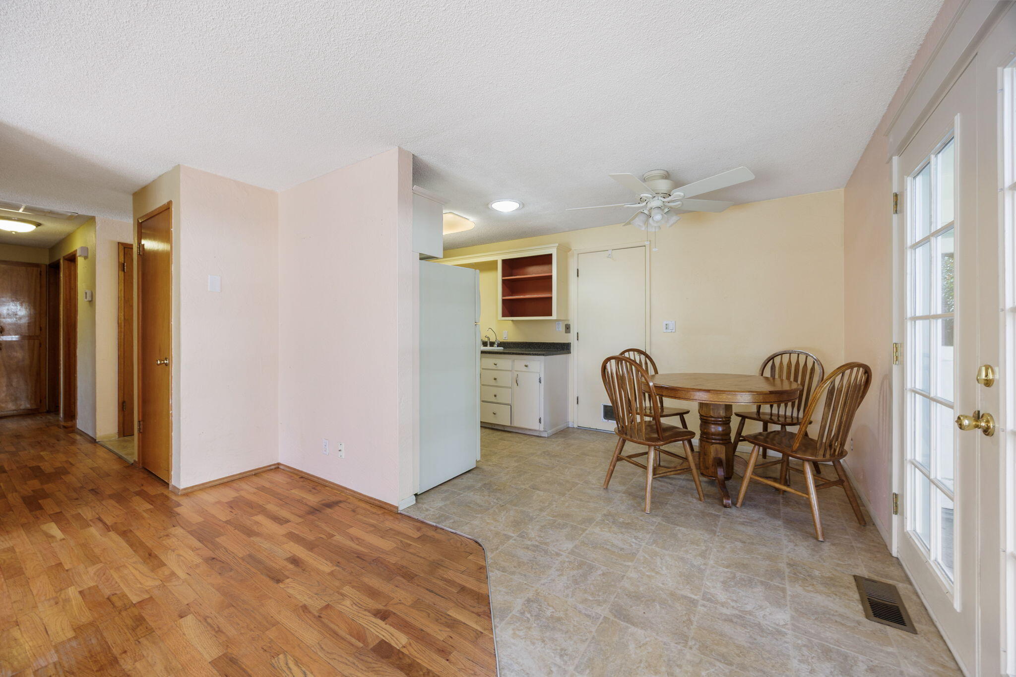 1725 Howell Avenue