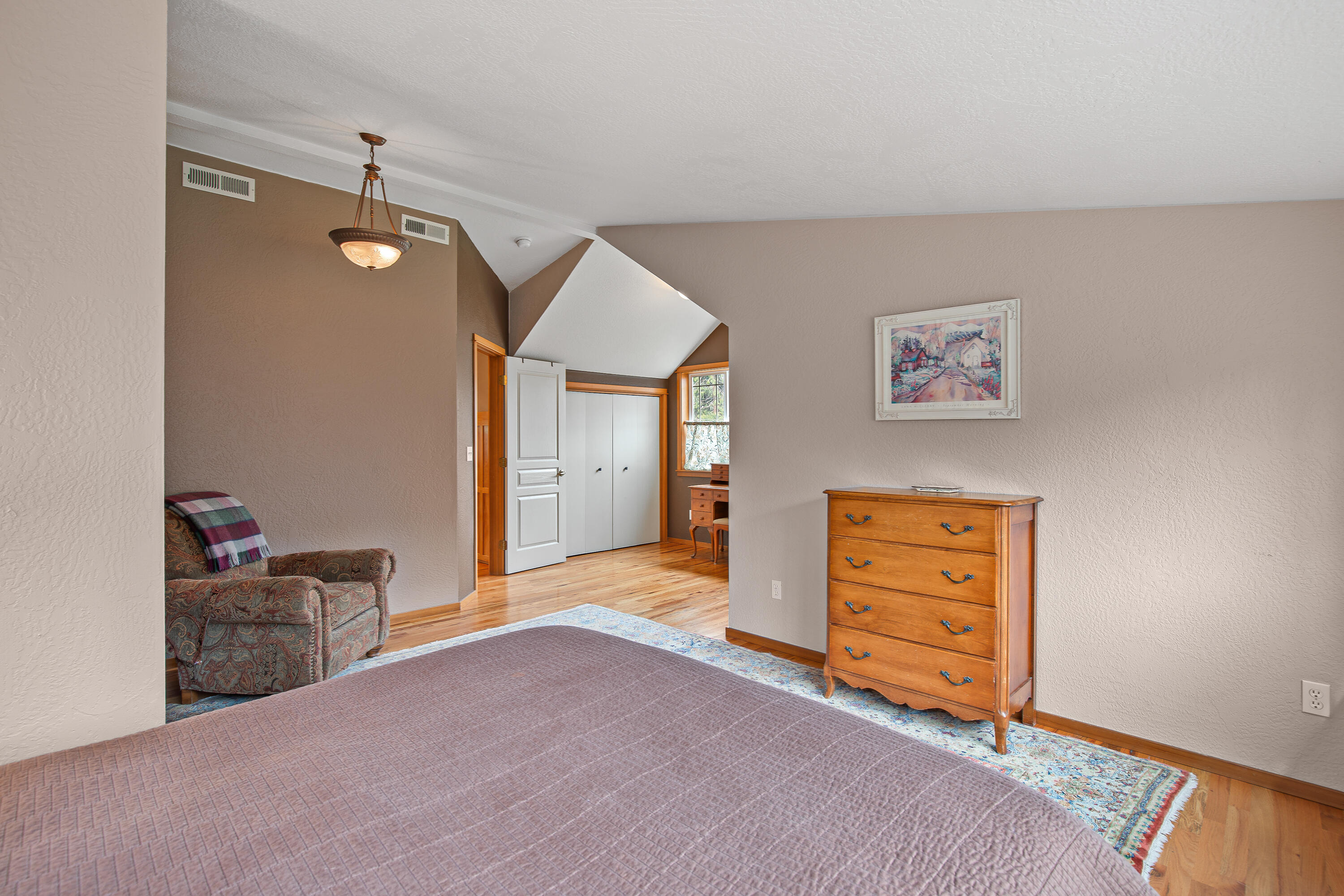 8683 Wagner Creek Road