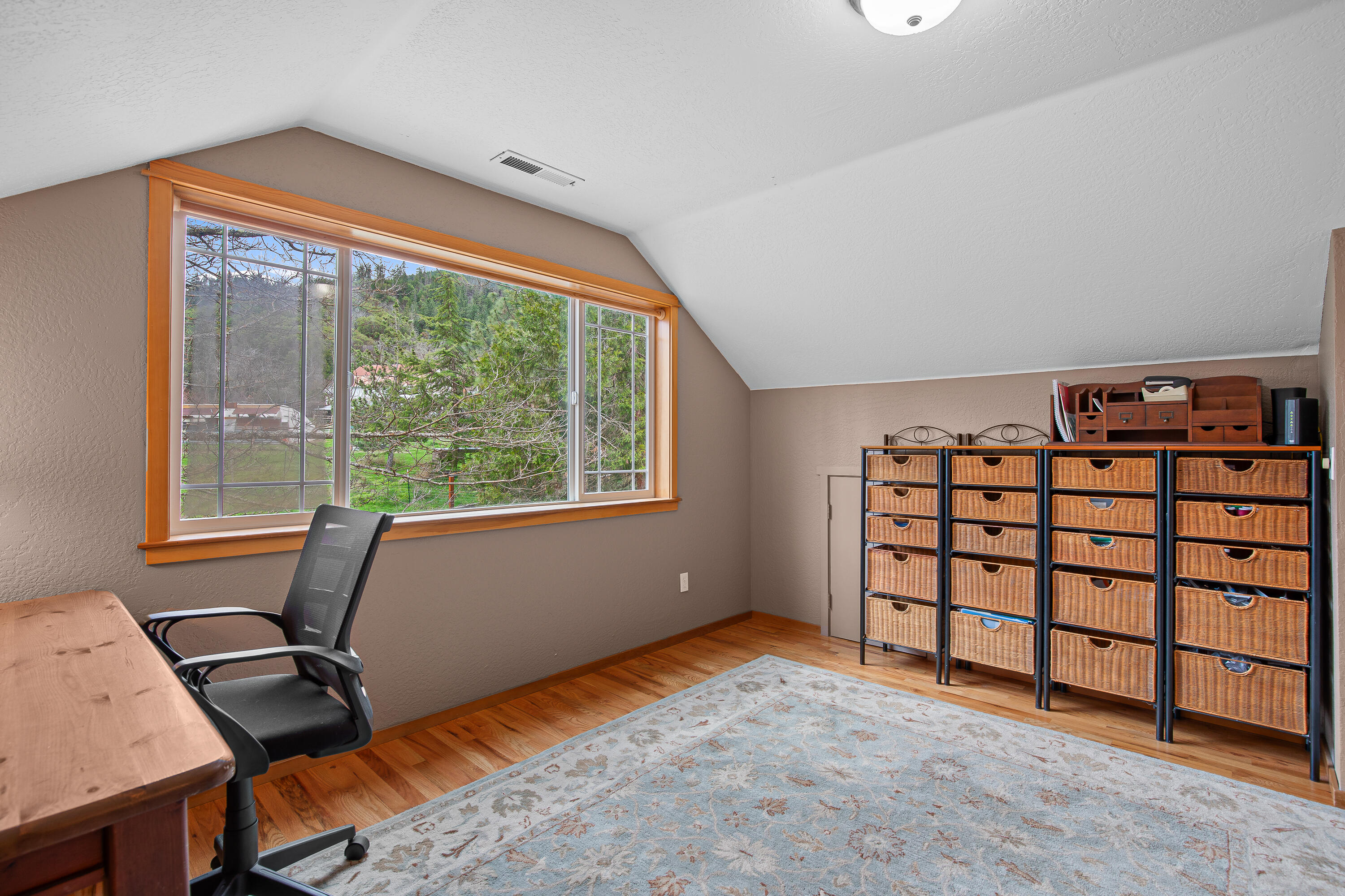 8683 Wagner Creek Road