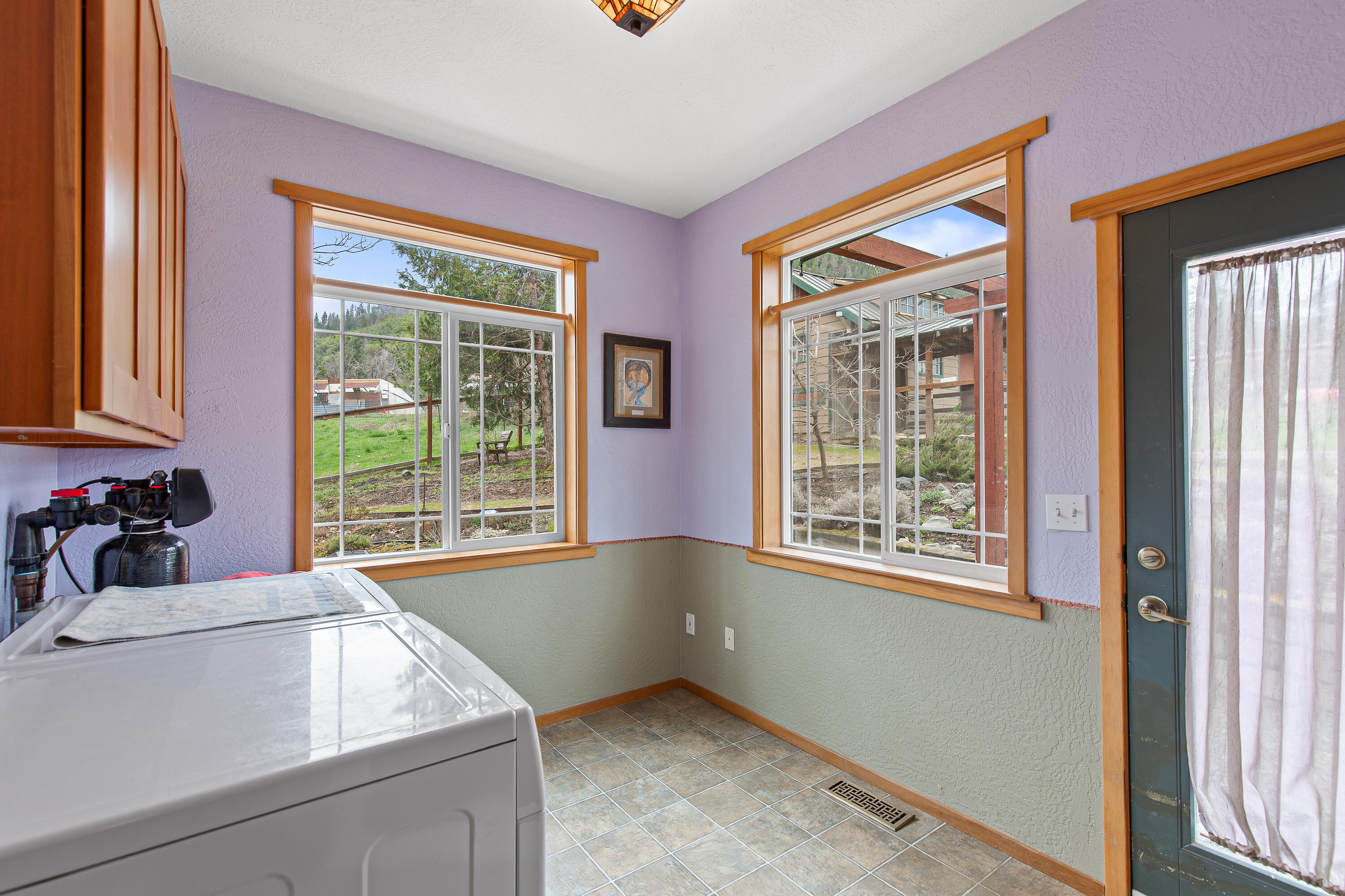 8683 Wagner Creek Road