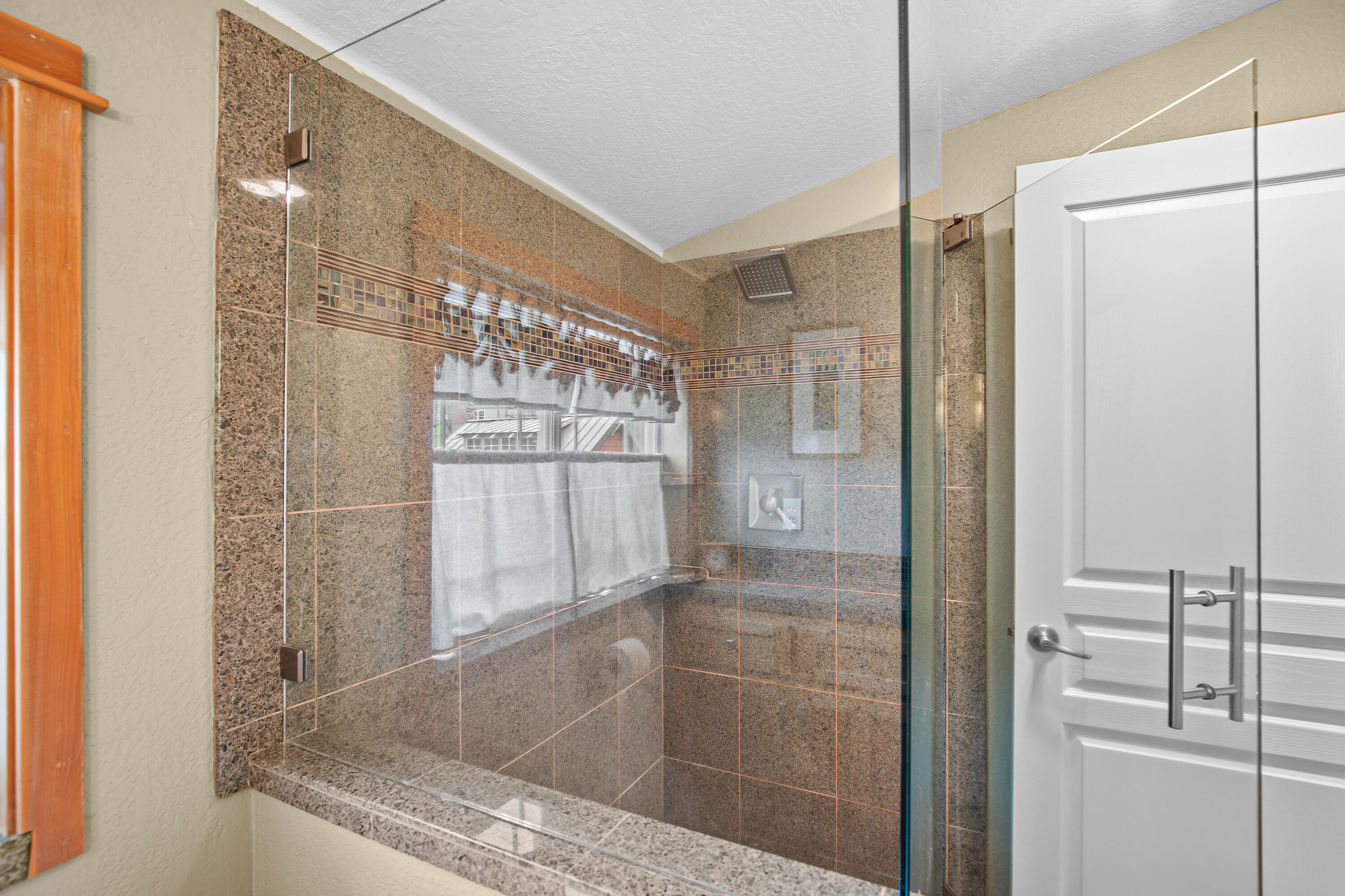 8683 Wagner Creek Road