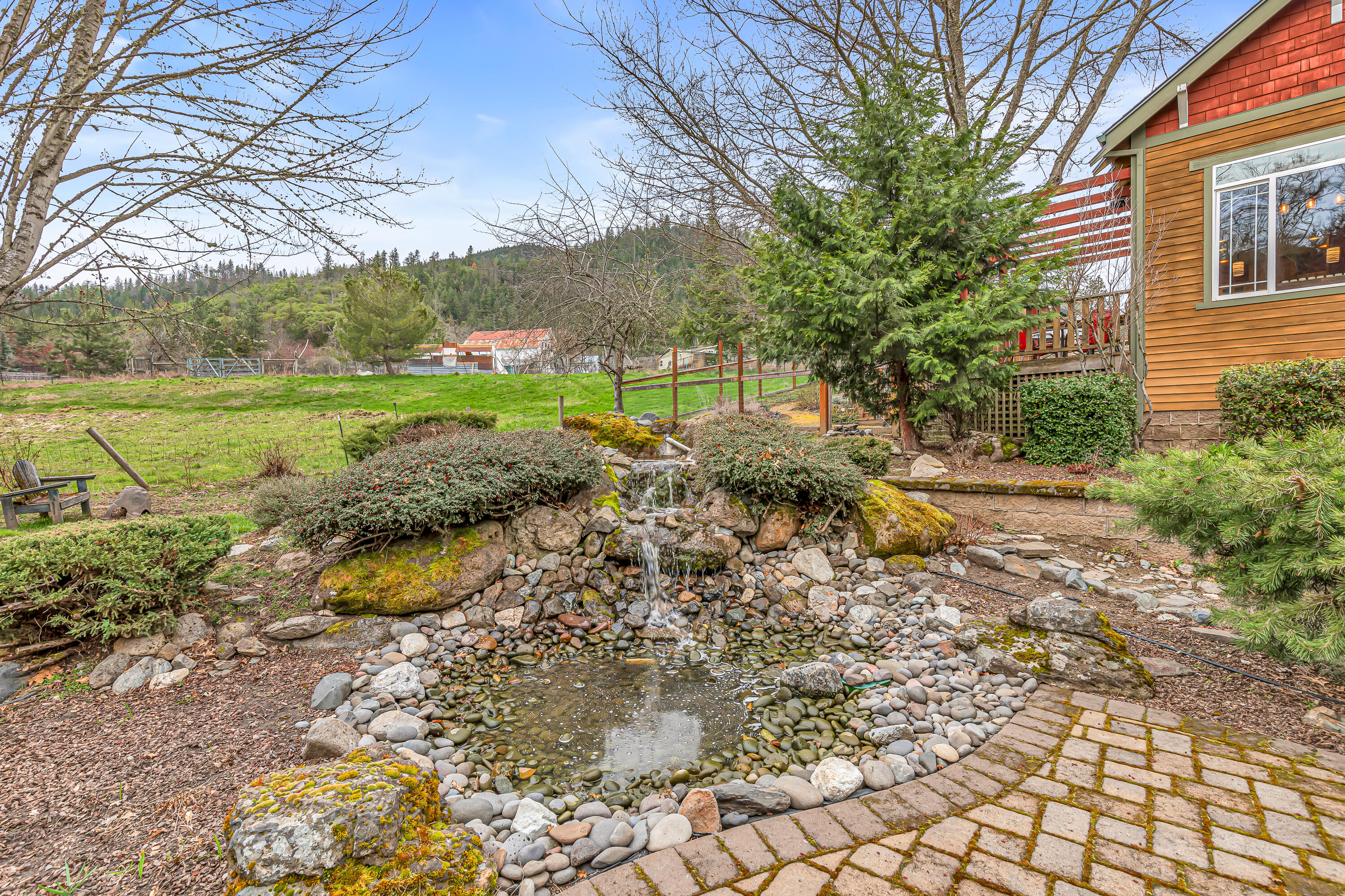 8683 Wagner Creek Road