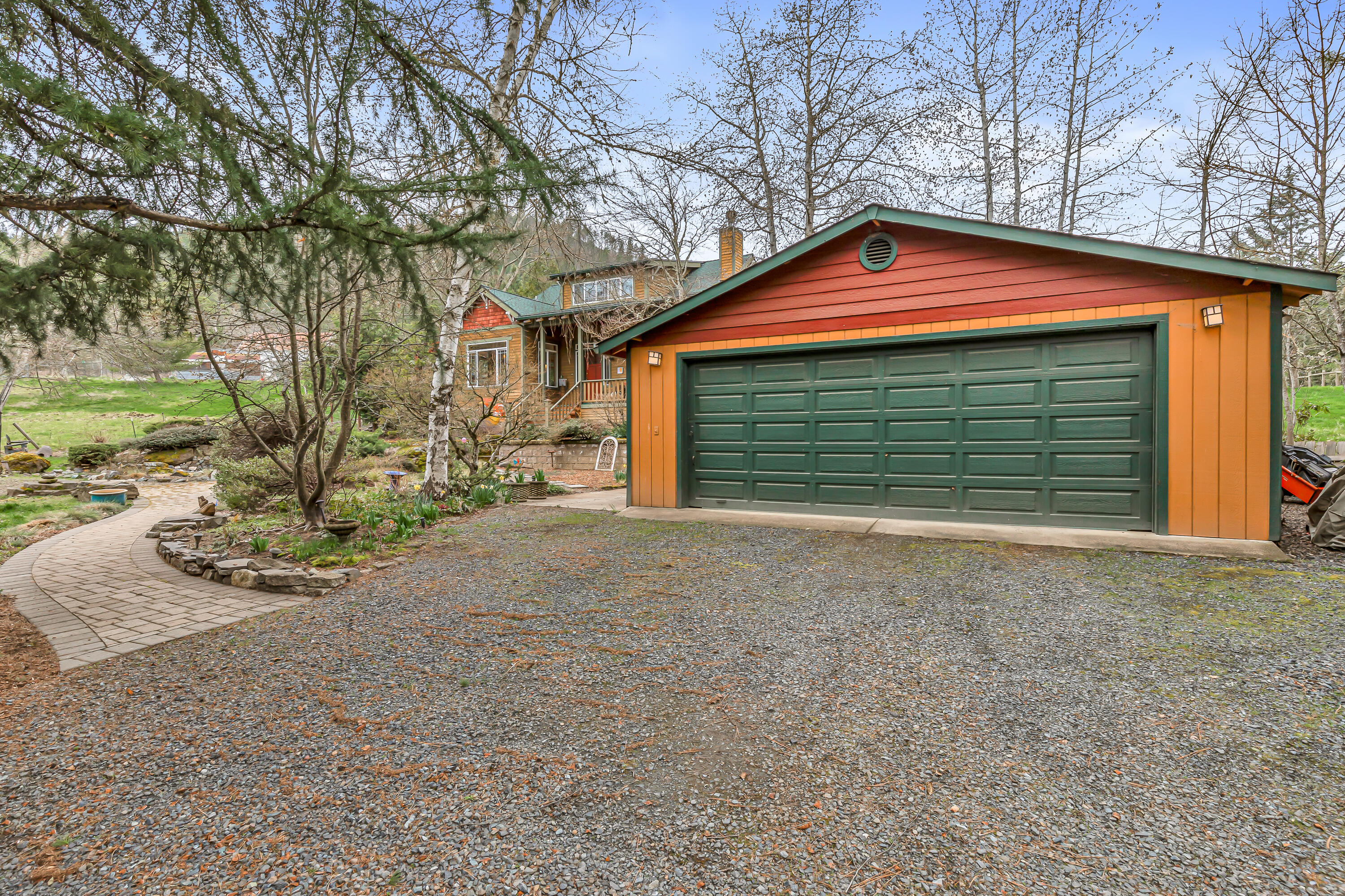 8683 Wagner Creek Road