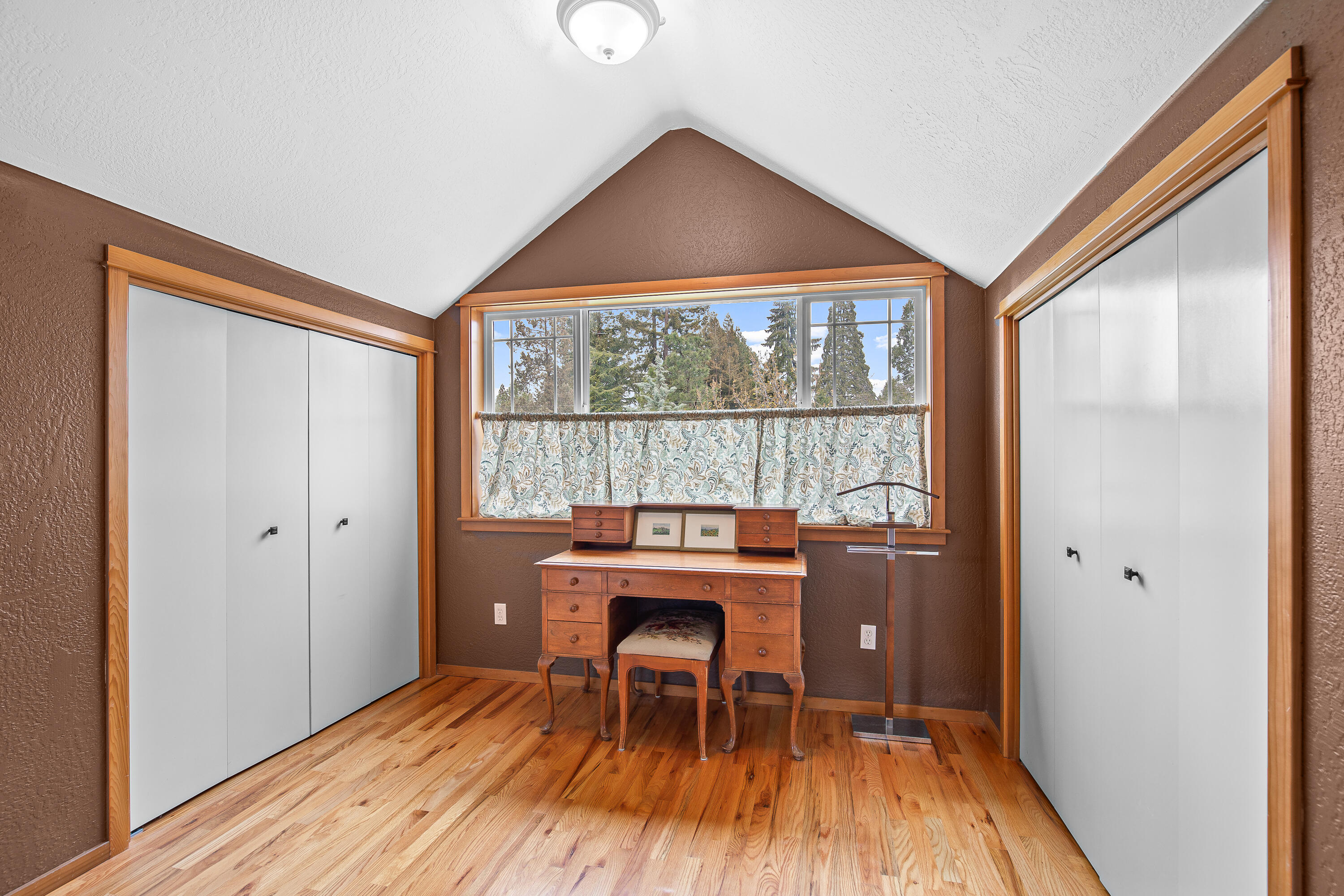 8683 Wagner Creek Road