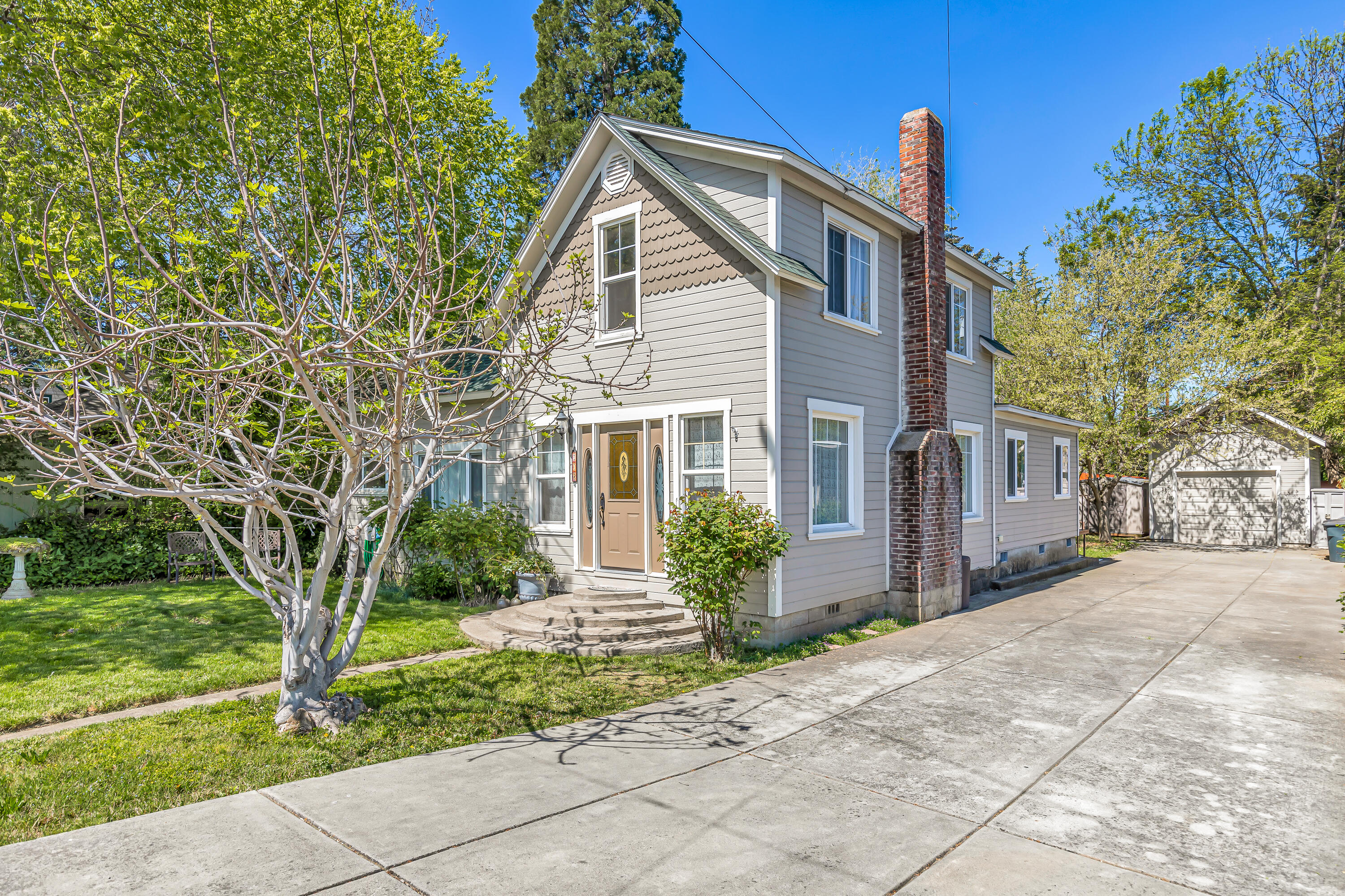 108 W 4'th Street