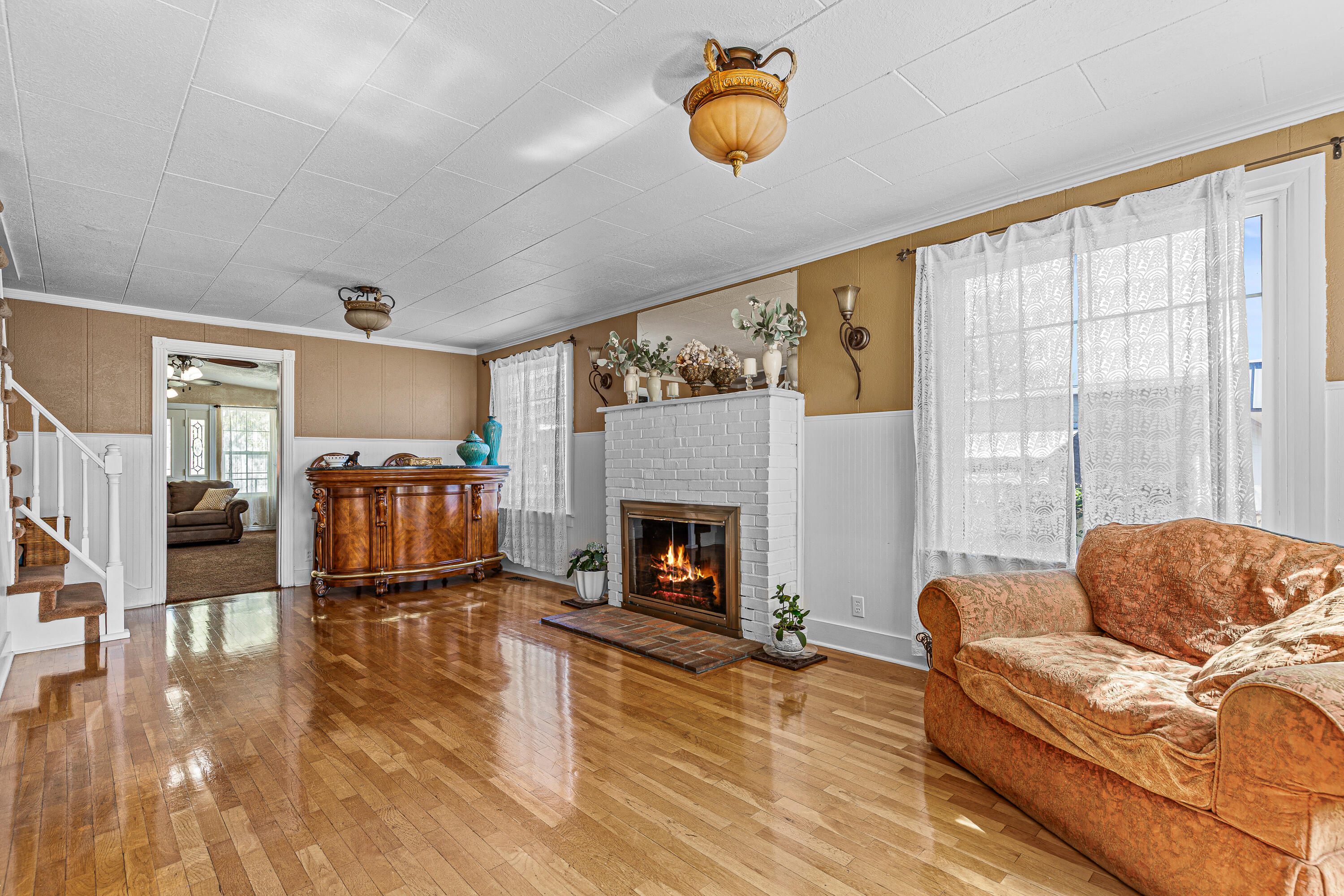 108 W 4'th Street