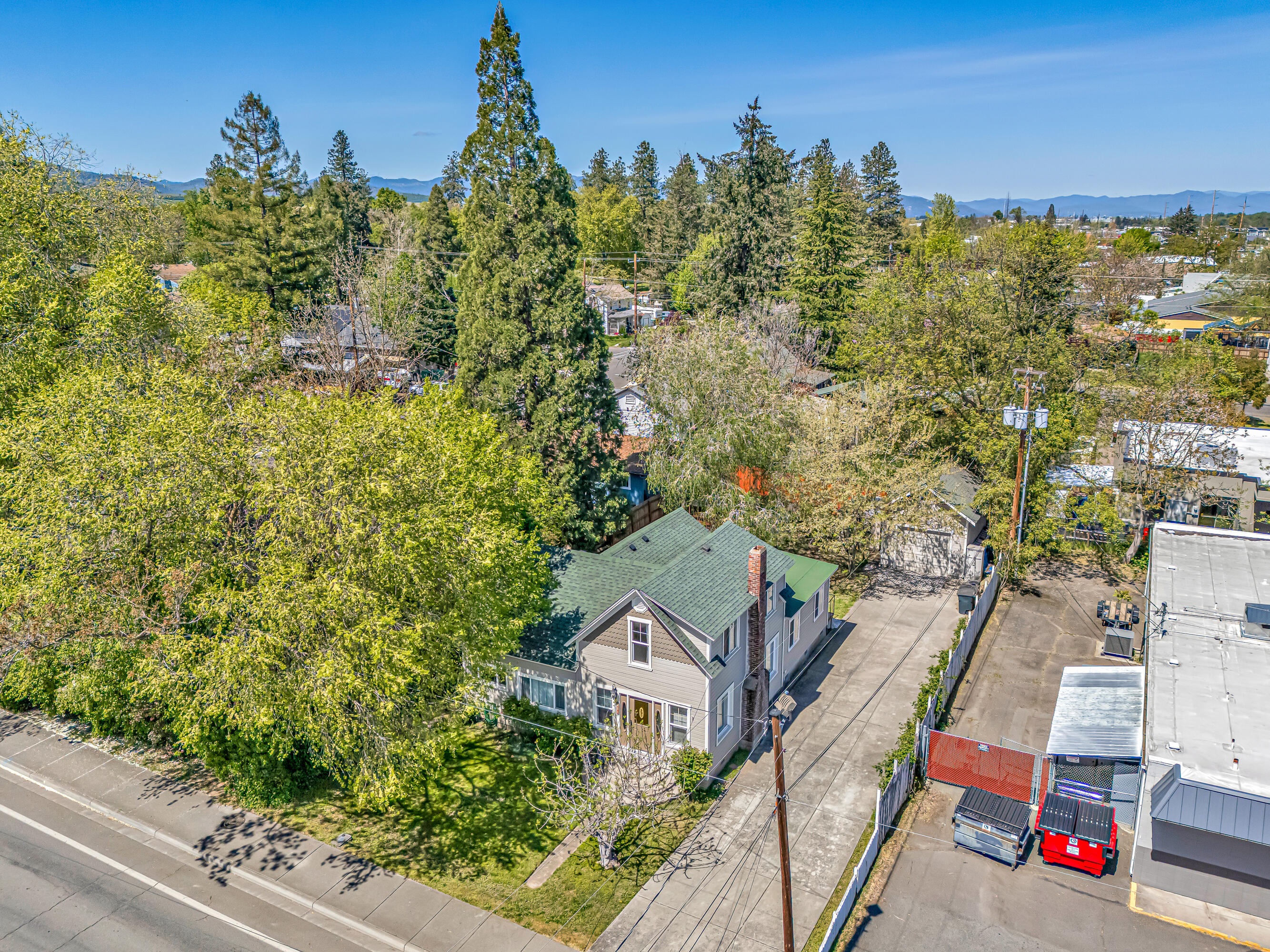 108 W 4'th Street