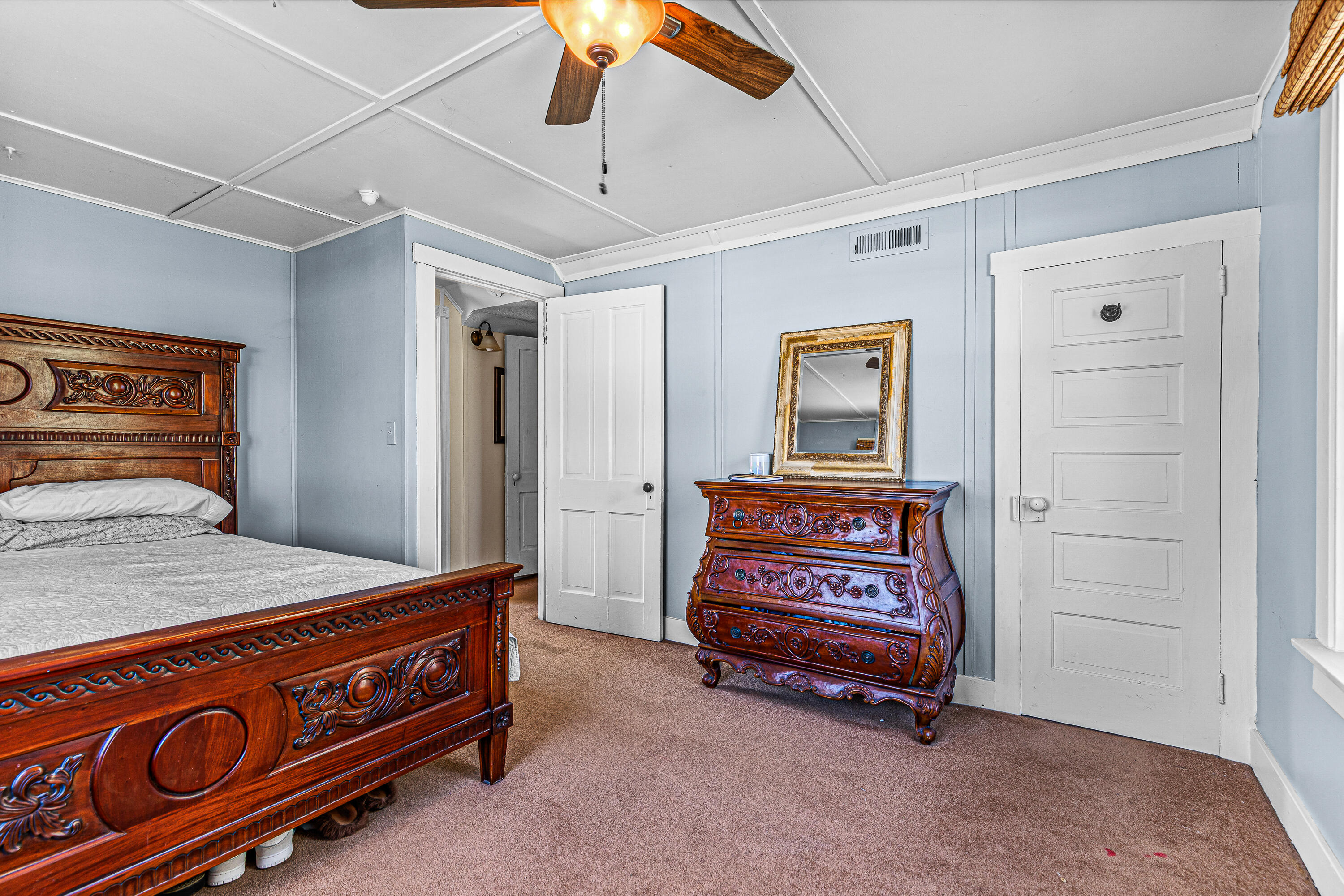 108 W 4'th Street