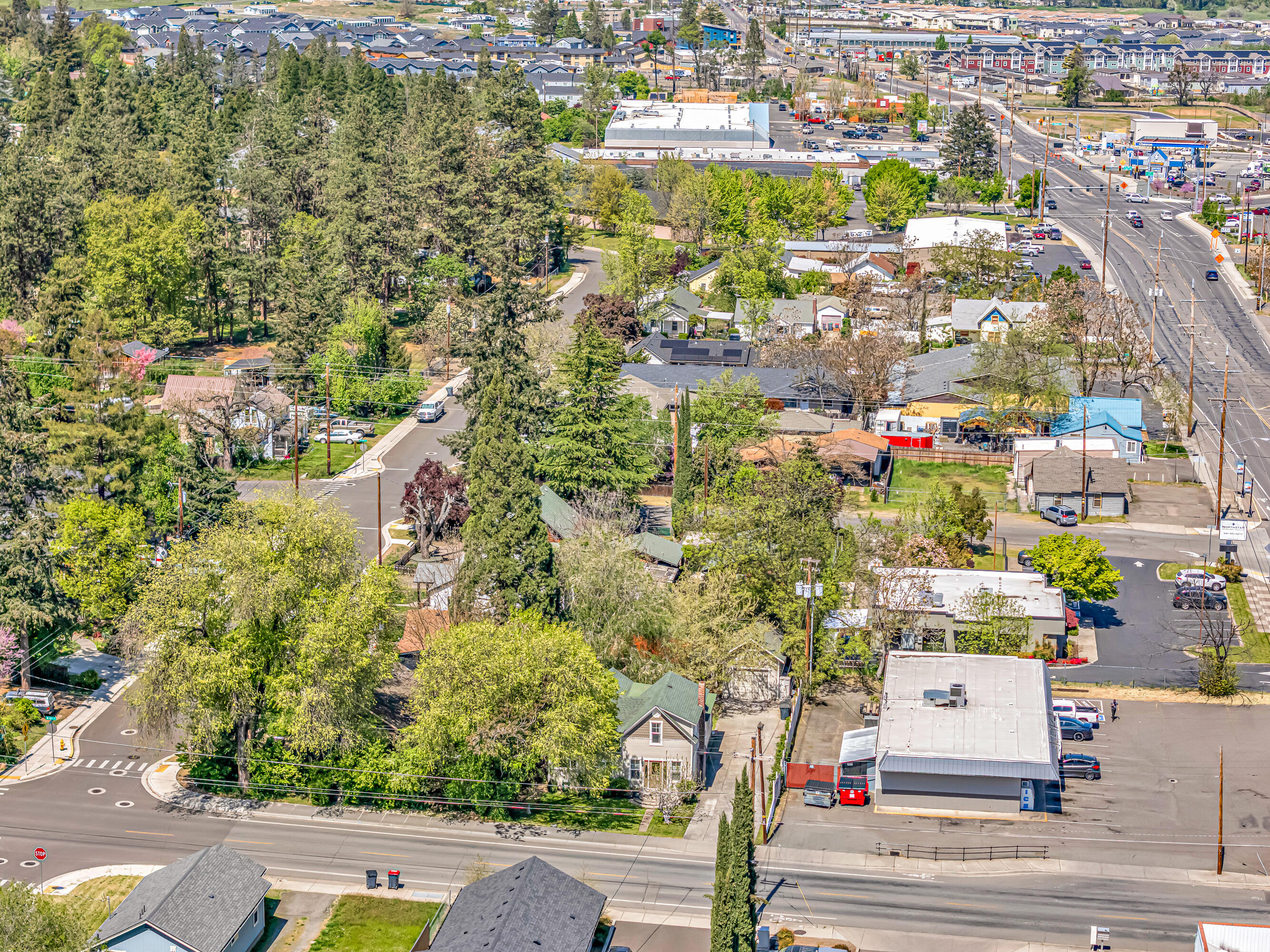 108 W 4'th Street