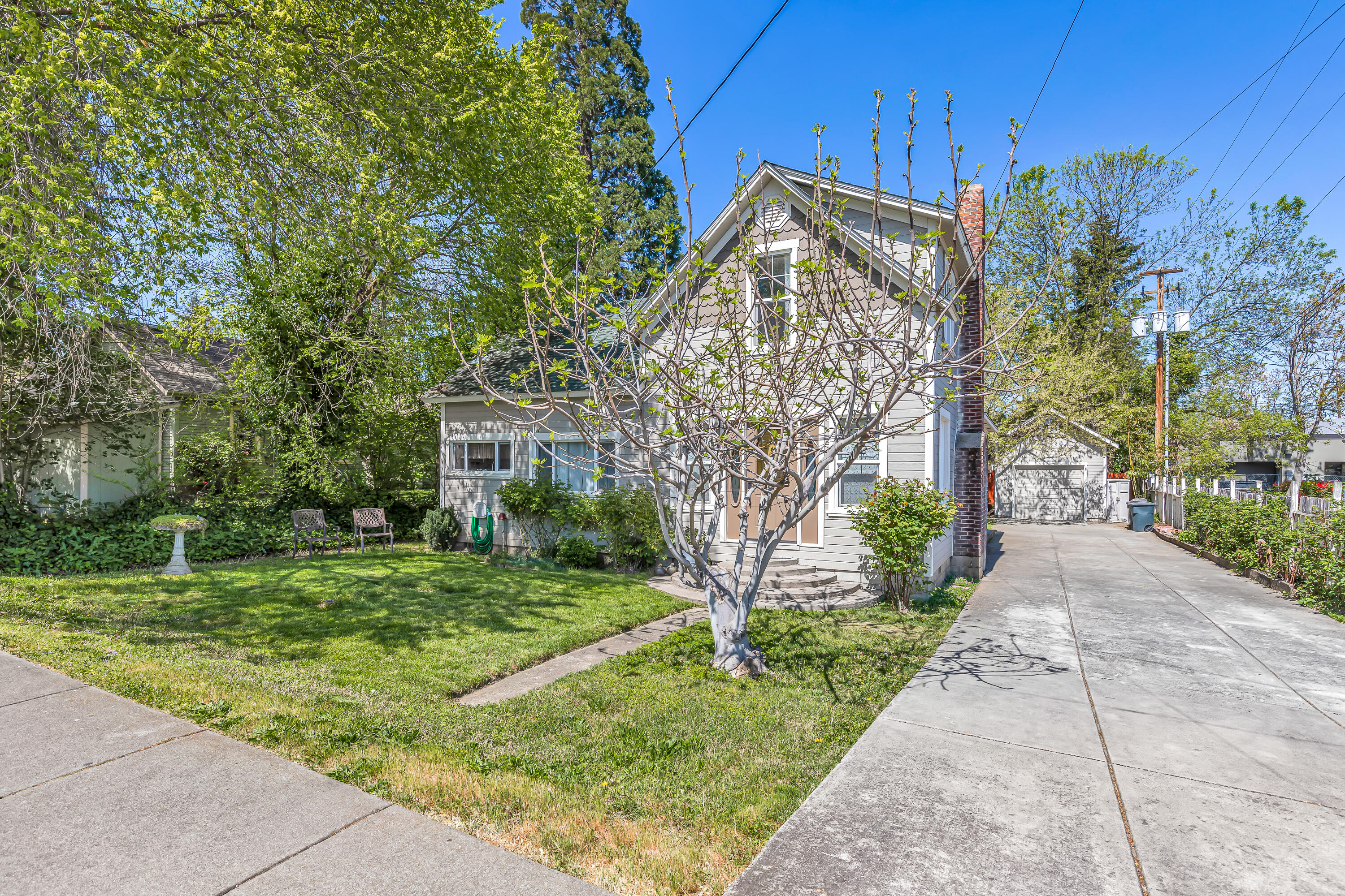 108 W 4'th Street