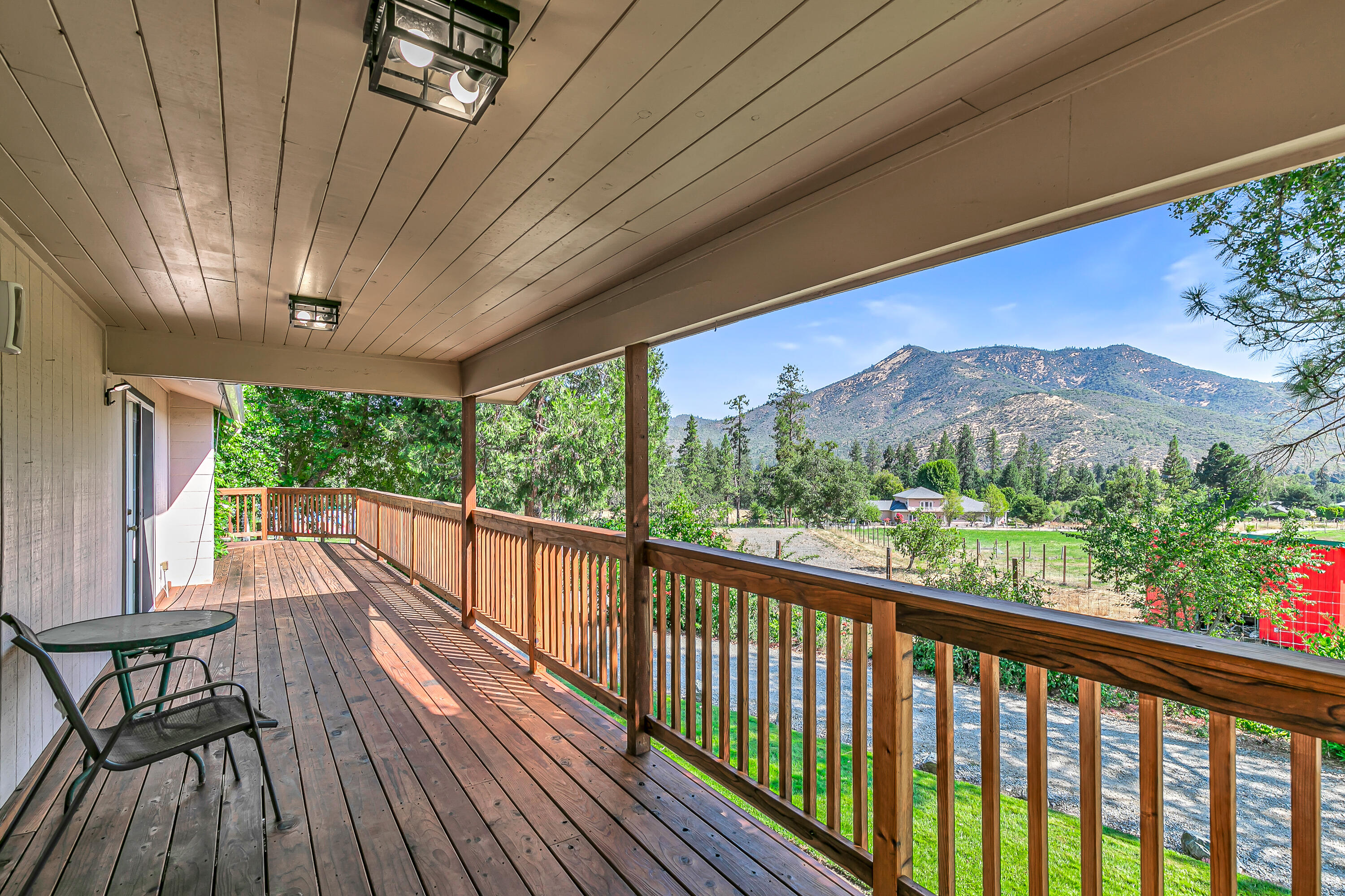 17600 Highway 238