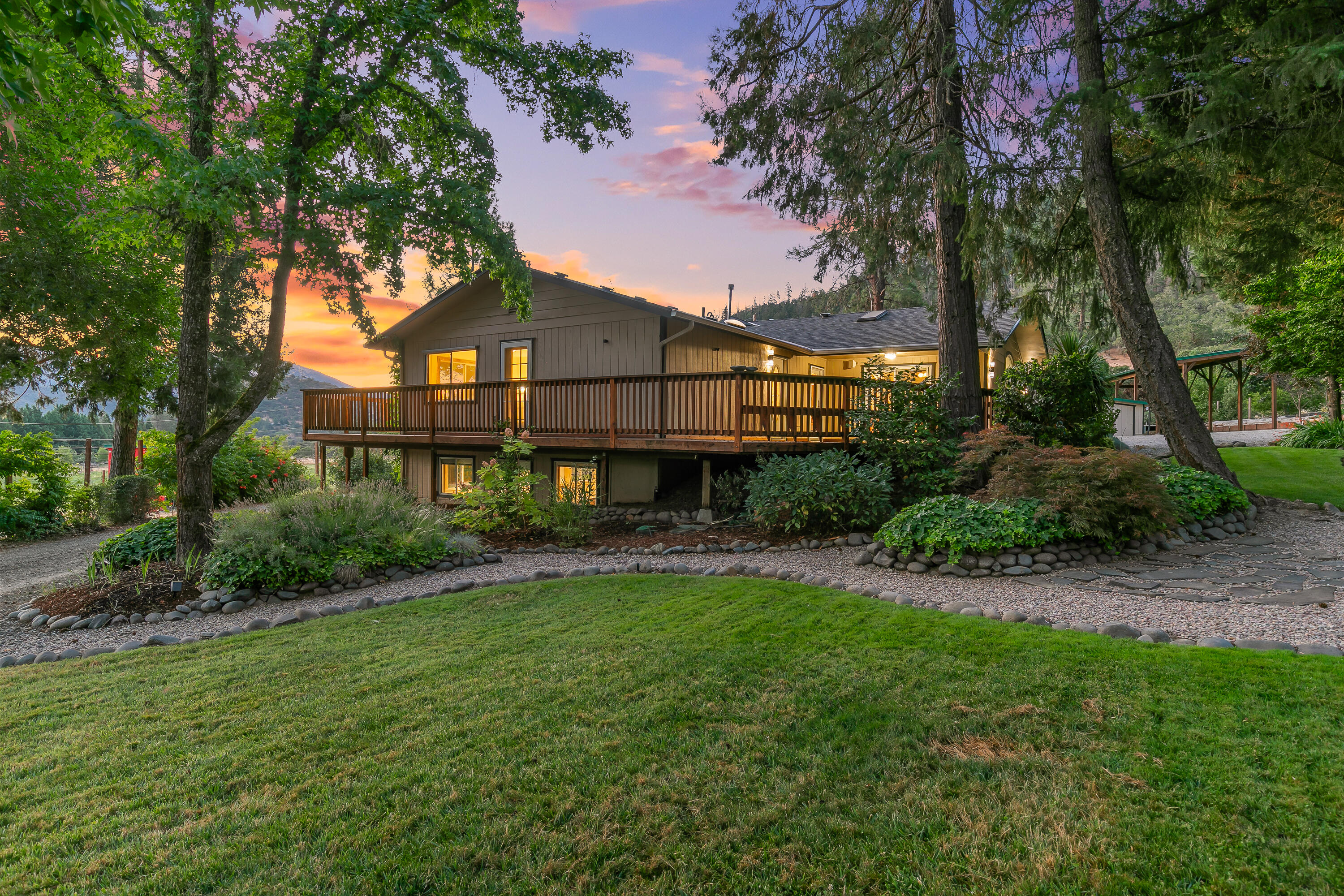 17600 Highway 238