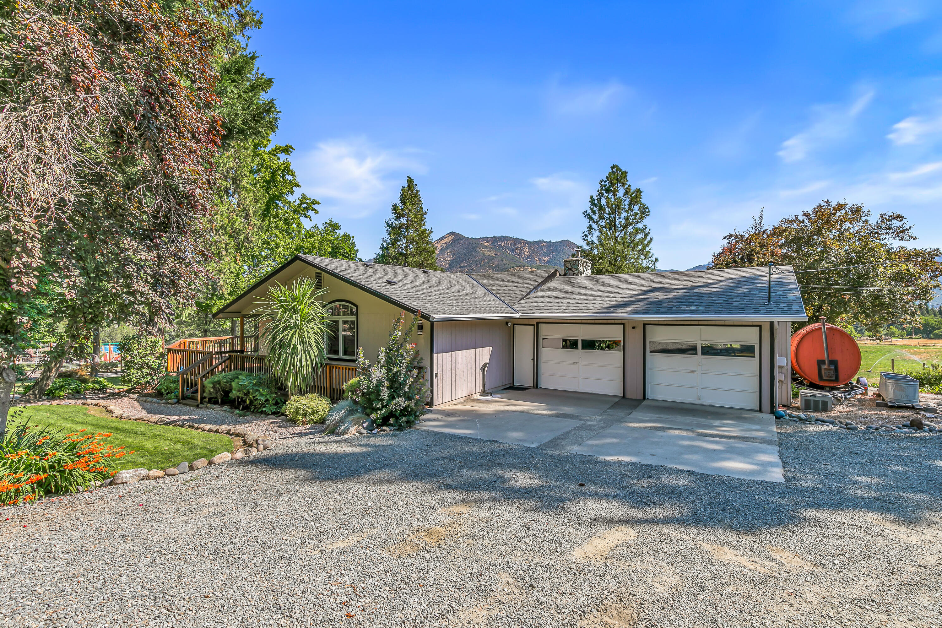 17600 Highway 238