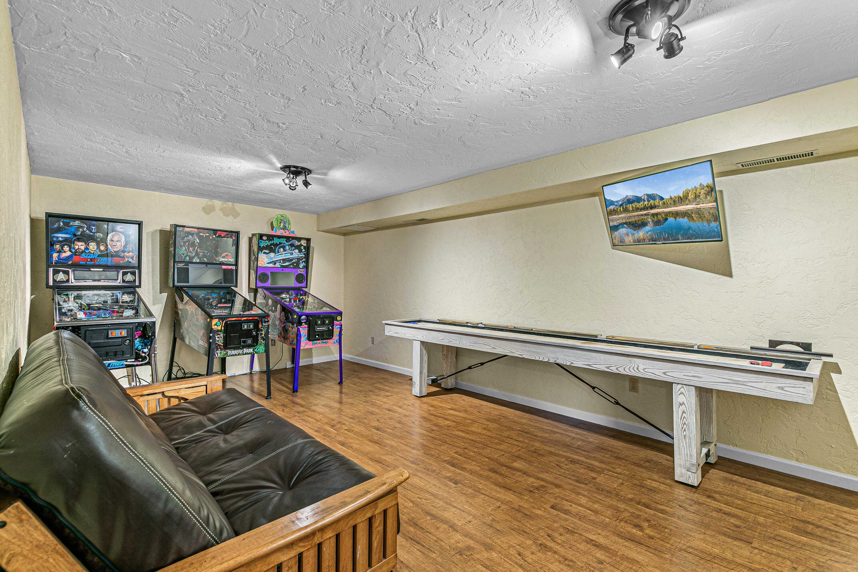 17600 Highway 238