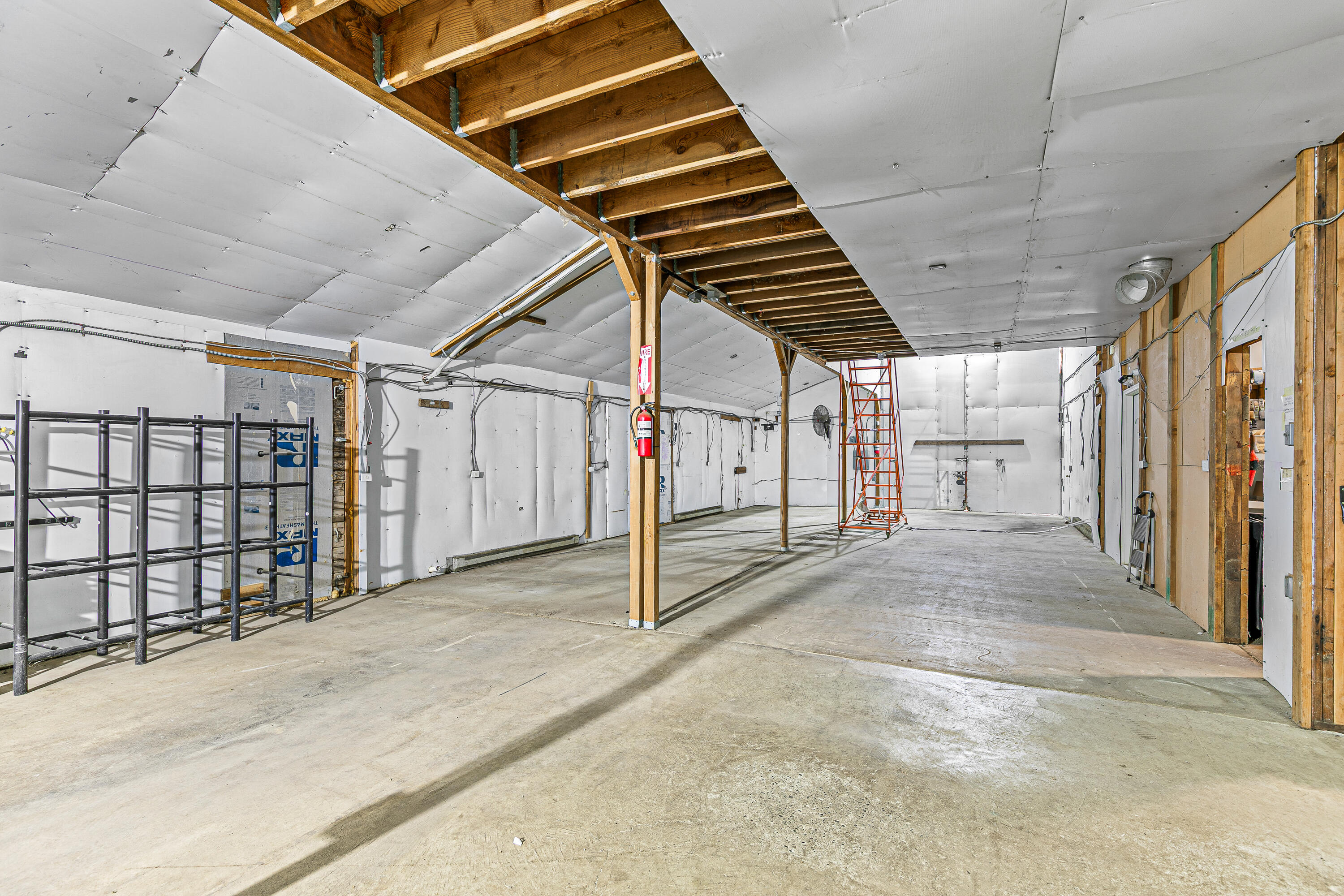 17600 Highway 238