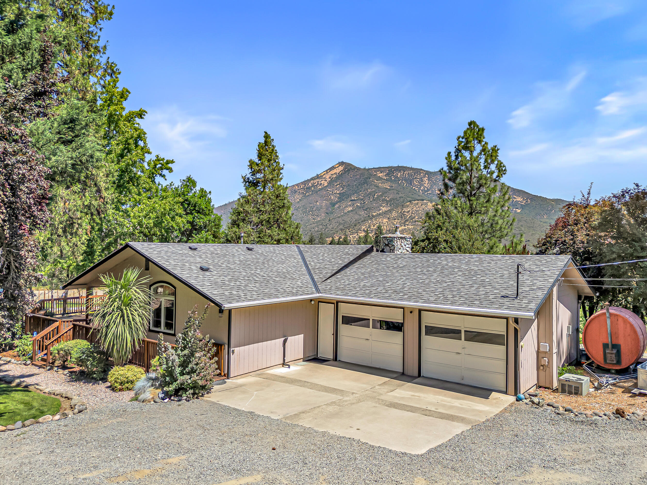 17600 Highway 238
