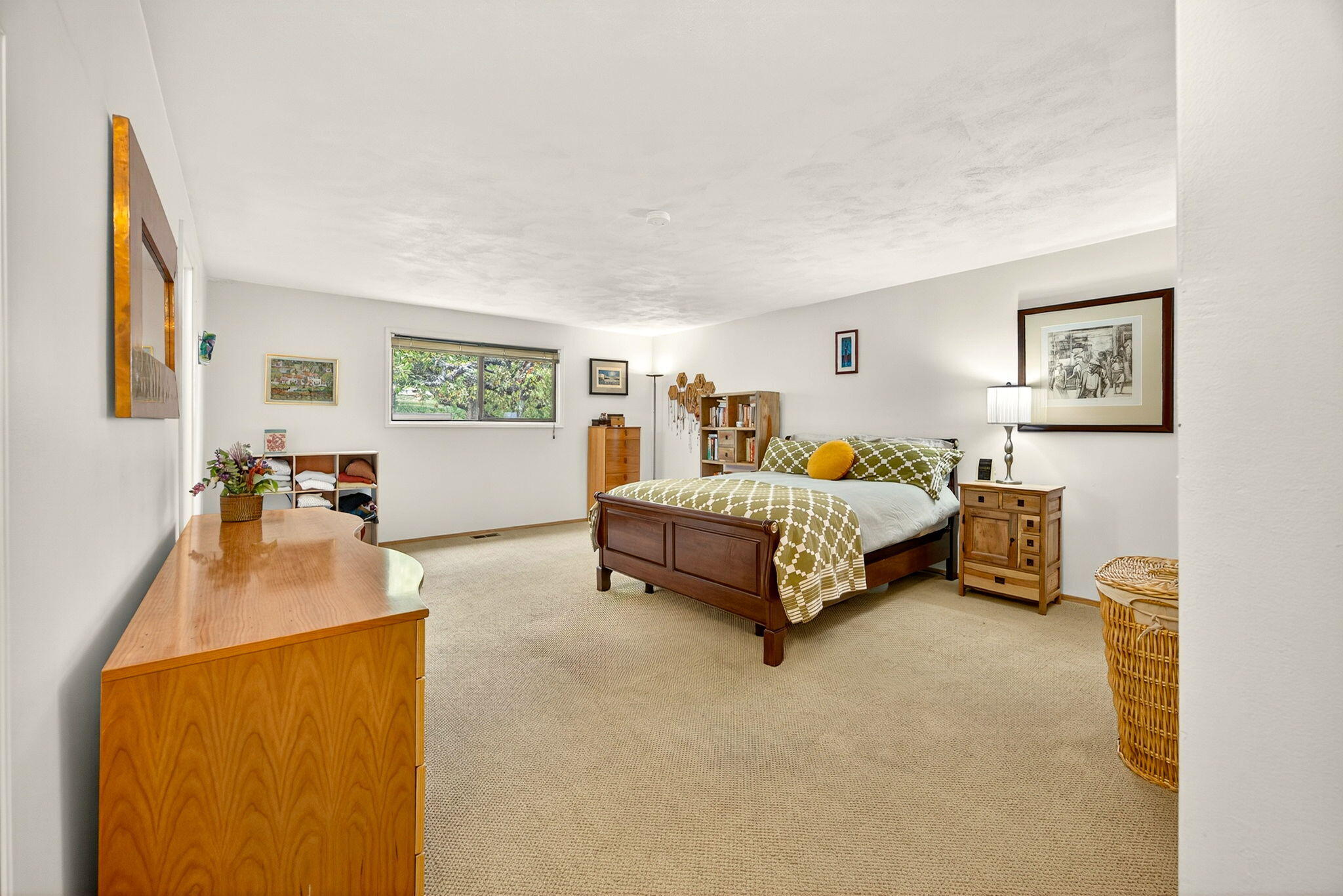 1012 Pinecrest Terrace