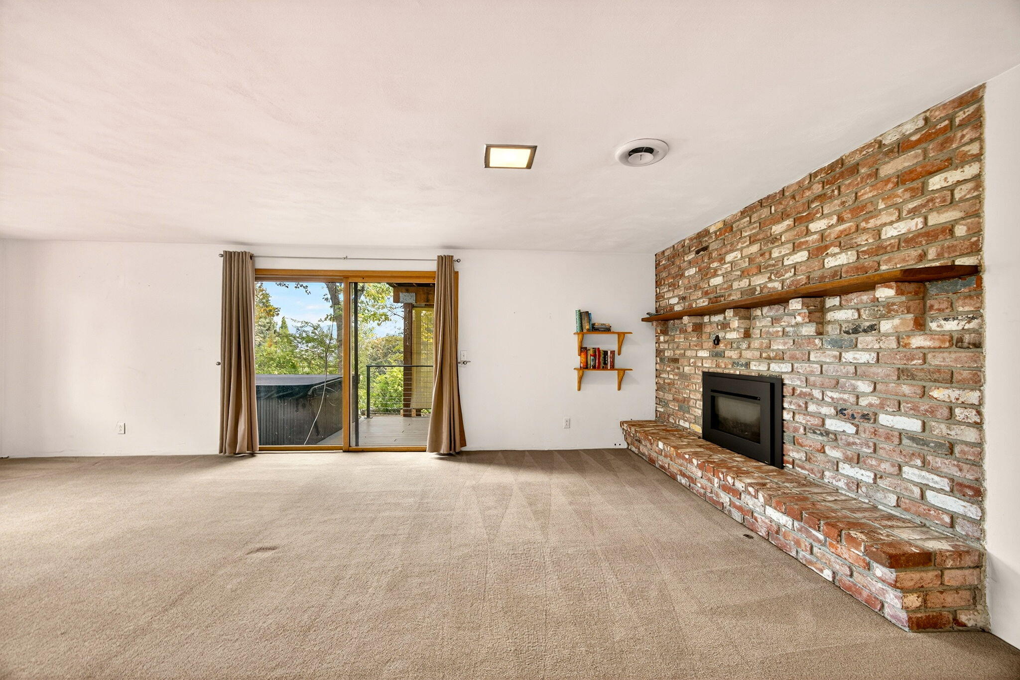 1012 Pinecrest Terrace