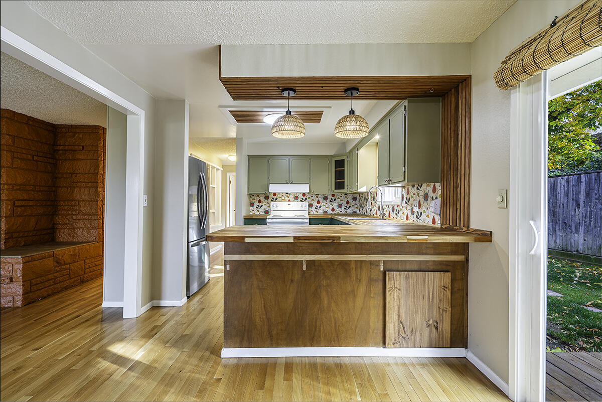 208 Oregon Terrace