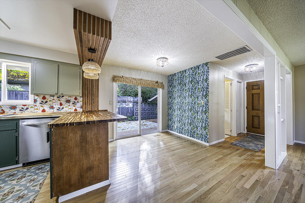 208 Oregon Terrace