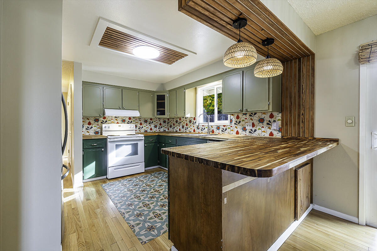 208 Oregon Terrace