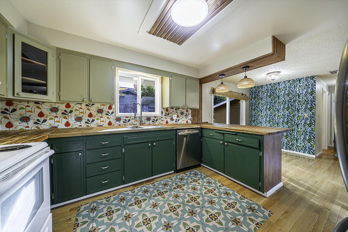 208 Oregon Terrace