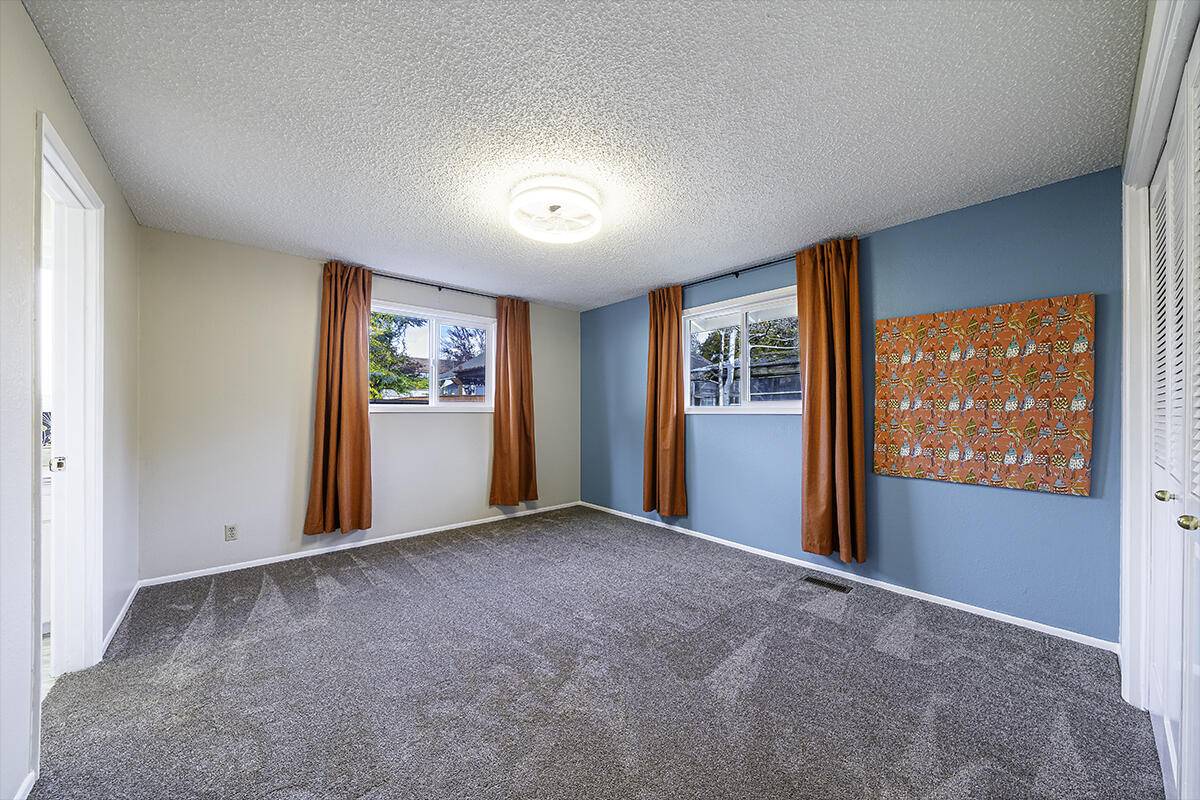 208 Oregon Terrace