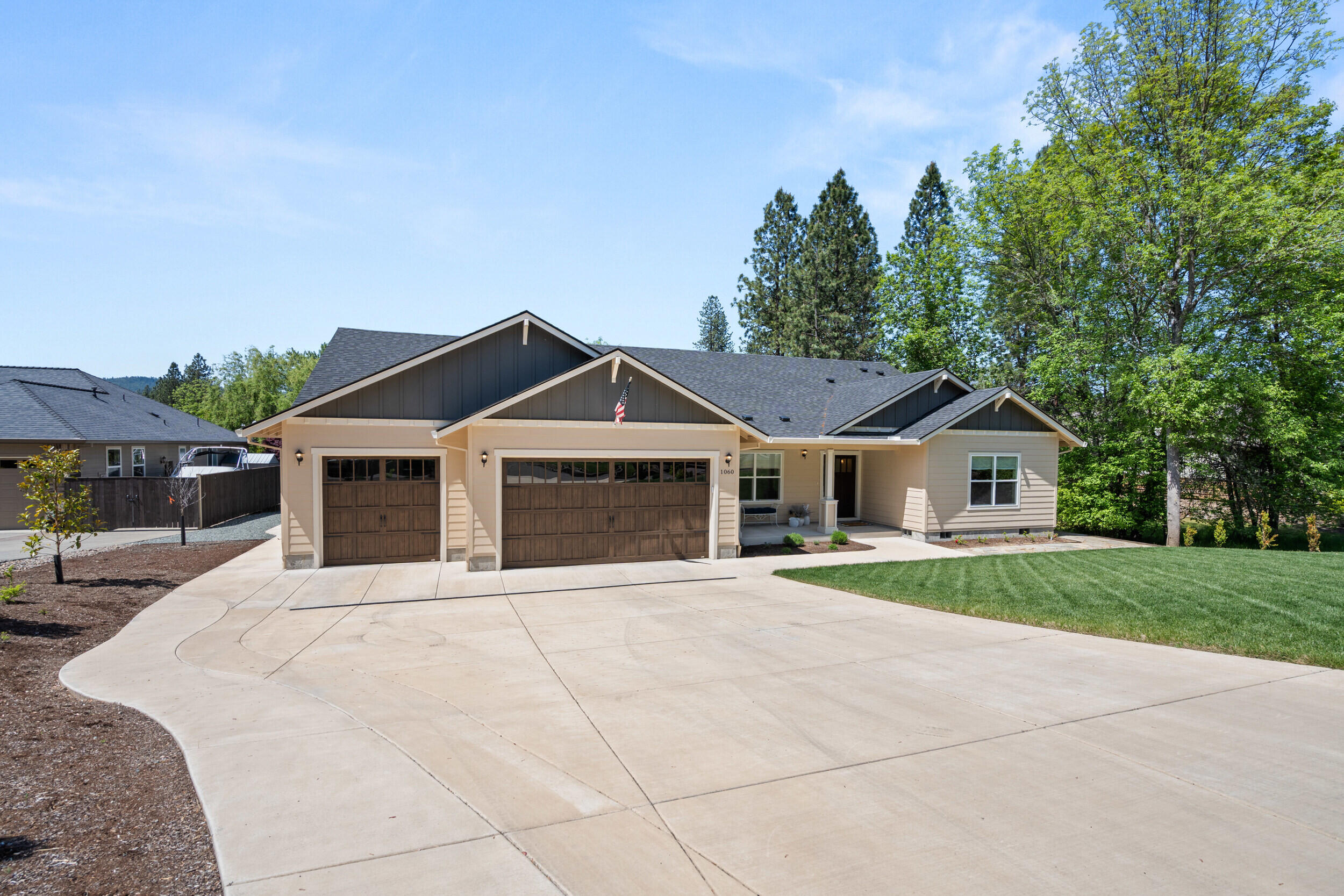 1060 Anglers Place