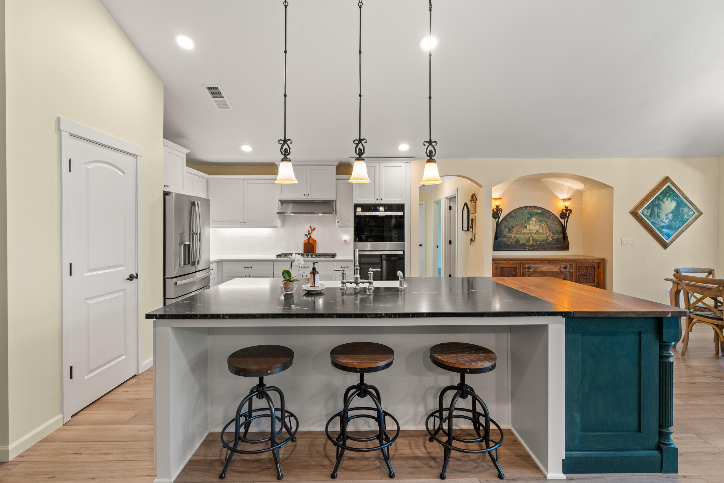 1060 Anglers Place