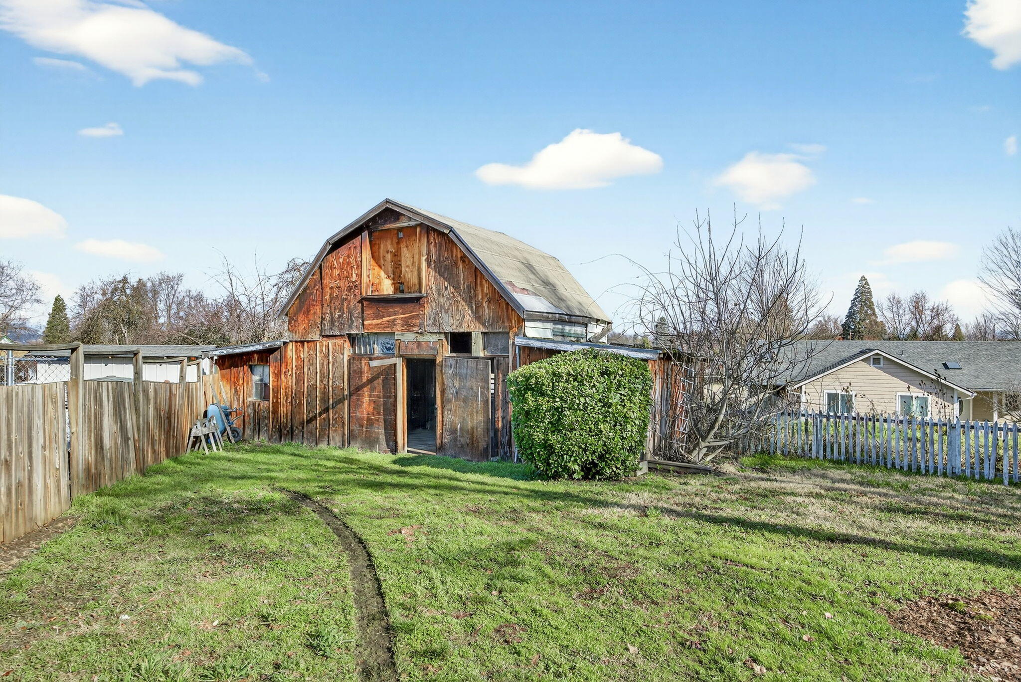 3418 S Stage Road