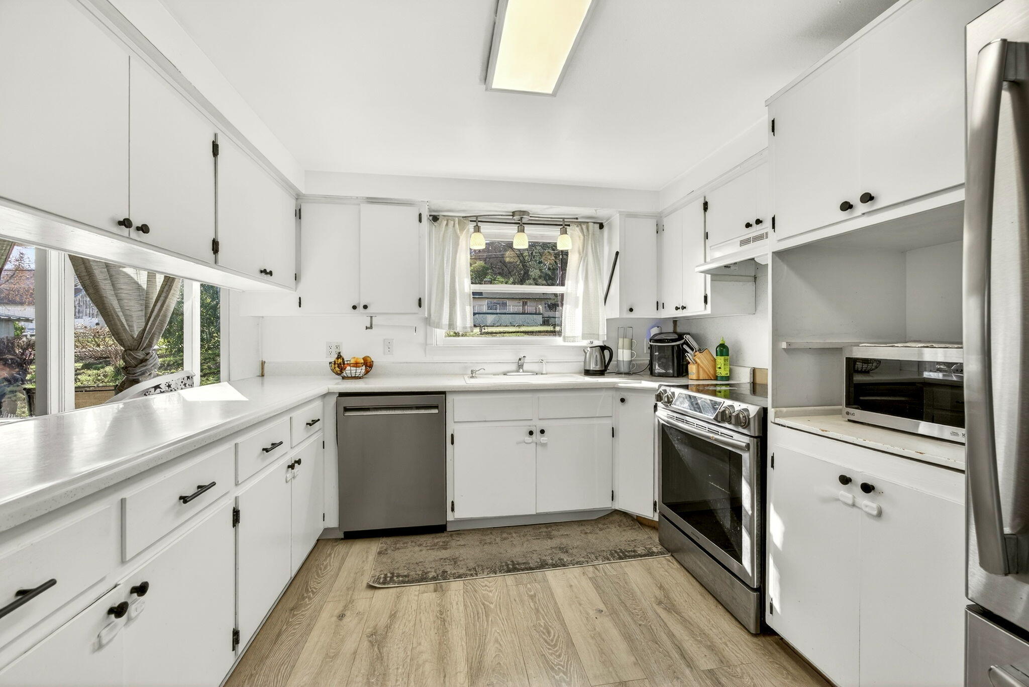 3418 S Stage Road