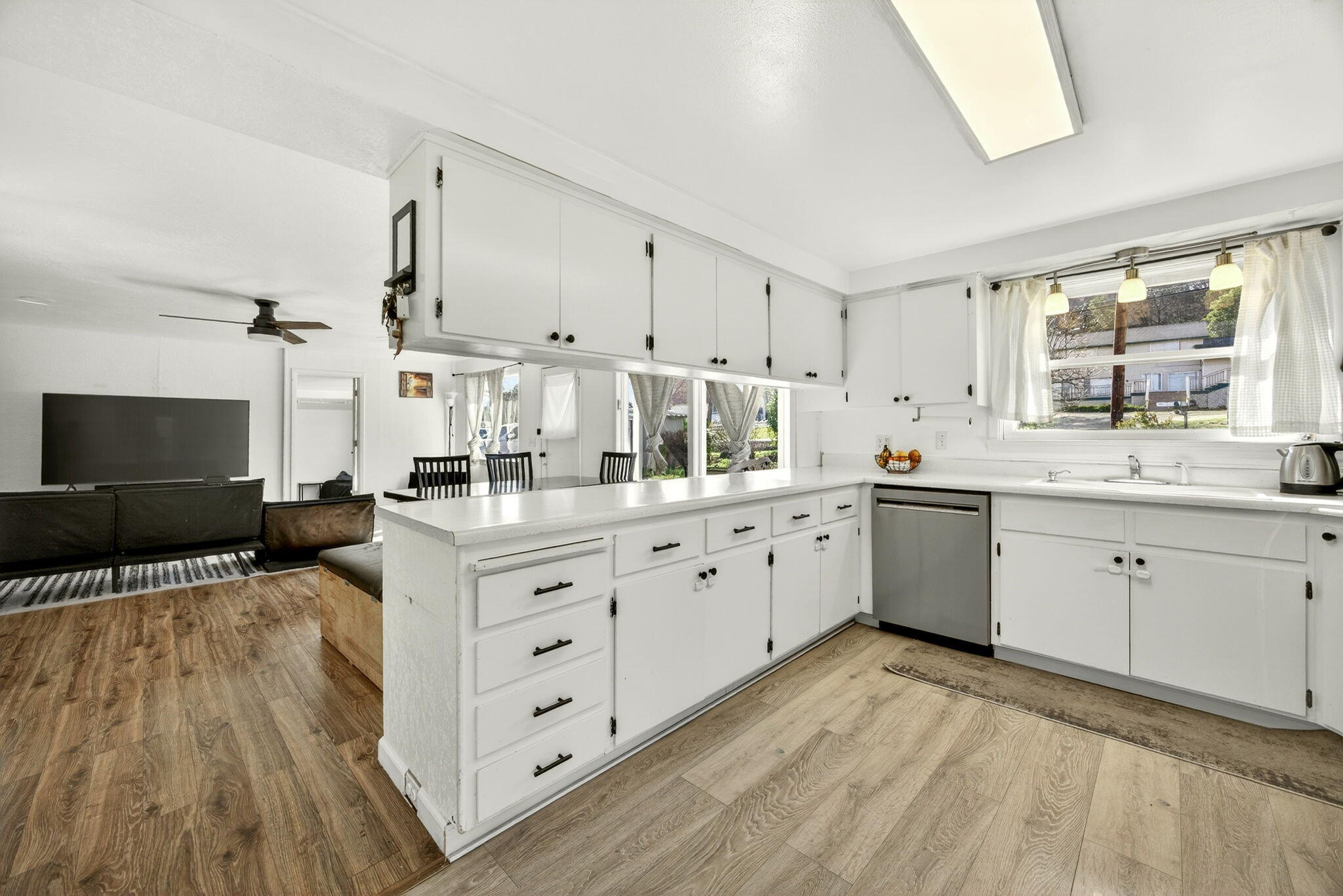 3418 S Stage Road