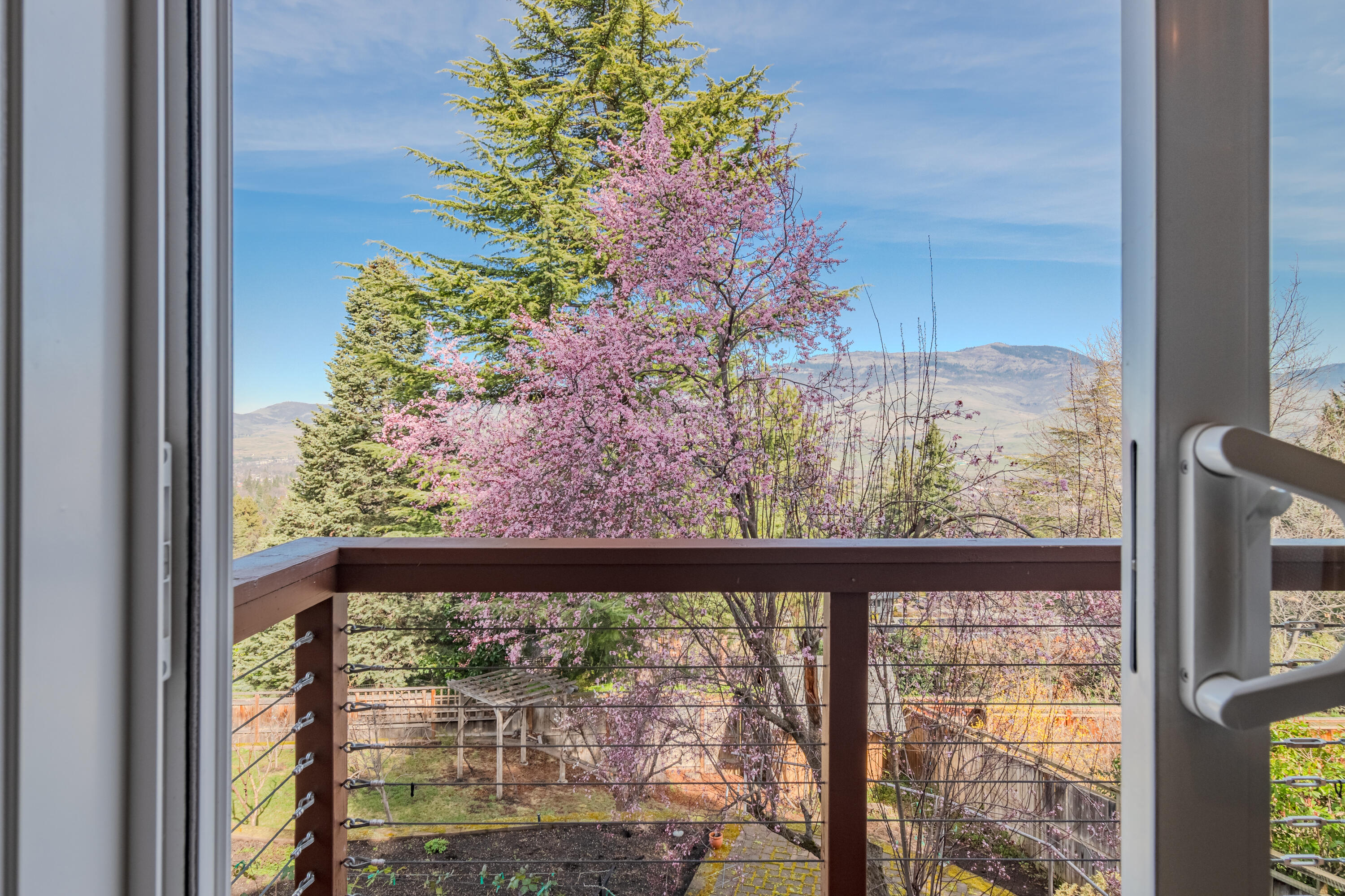 1911 Tamarack Place