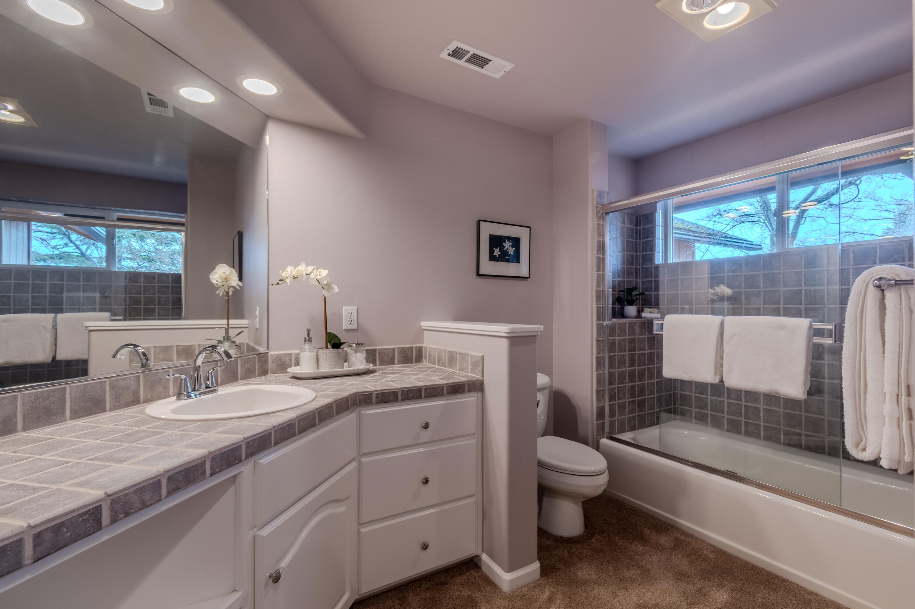 1911 Tamarack Place