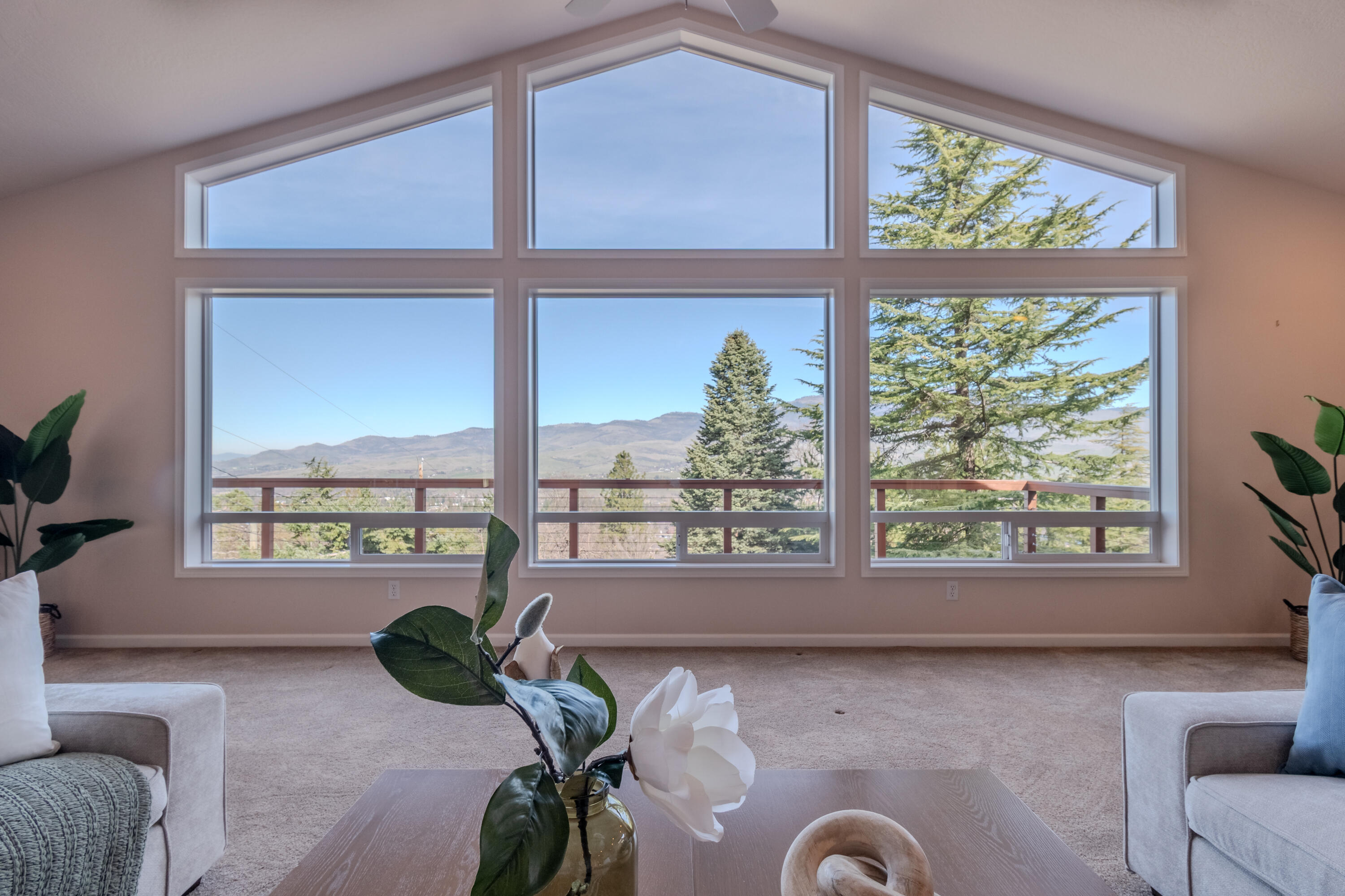1911 Tamarack Place