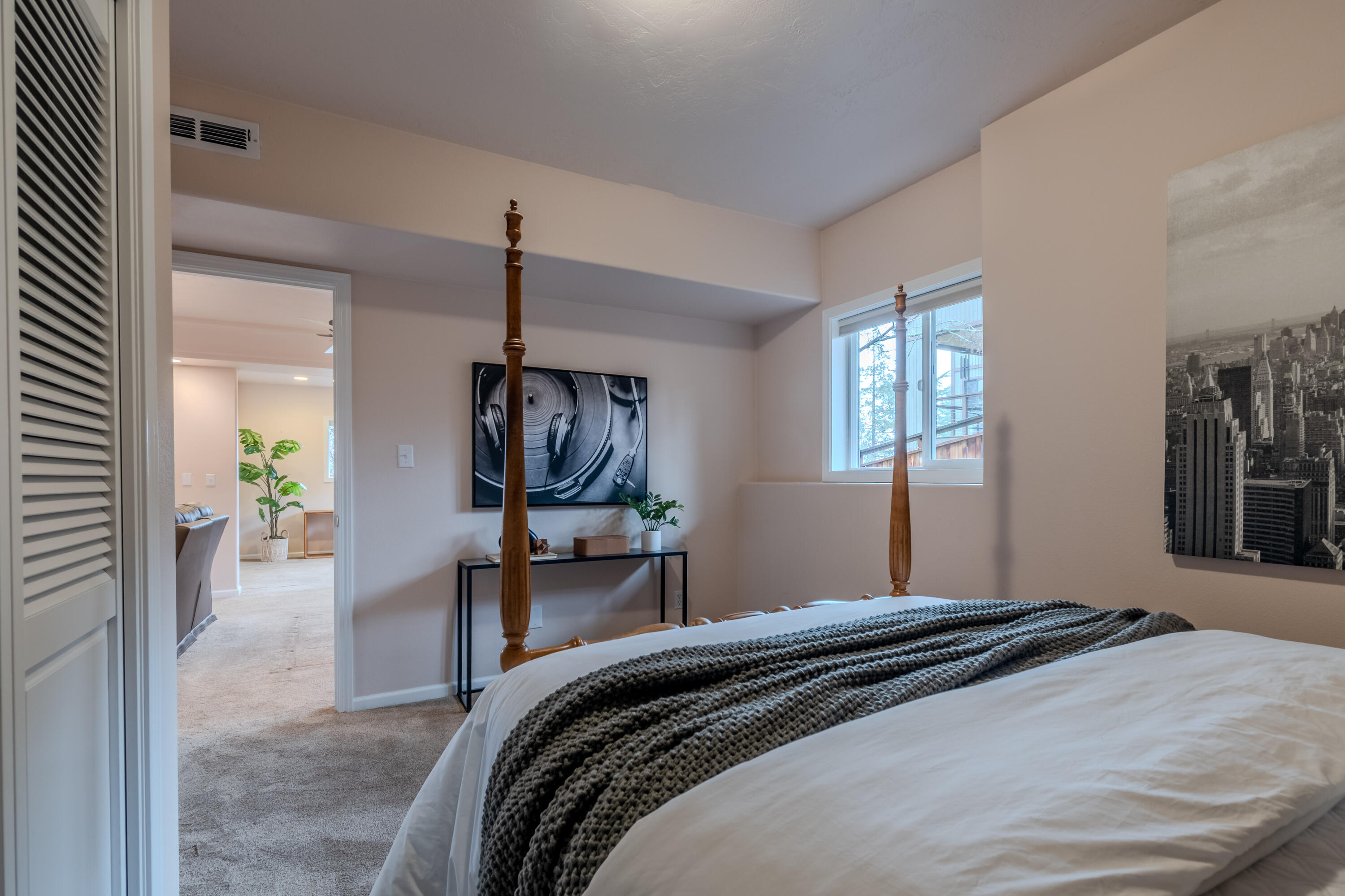 1911 Tamarack Place