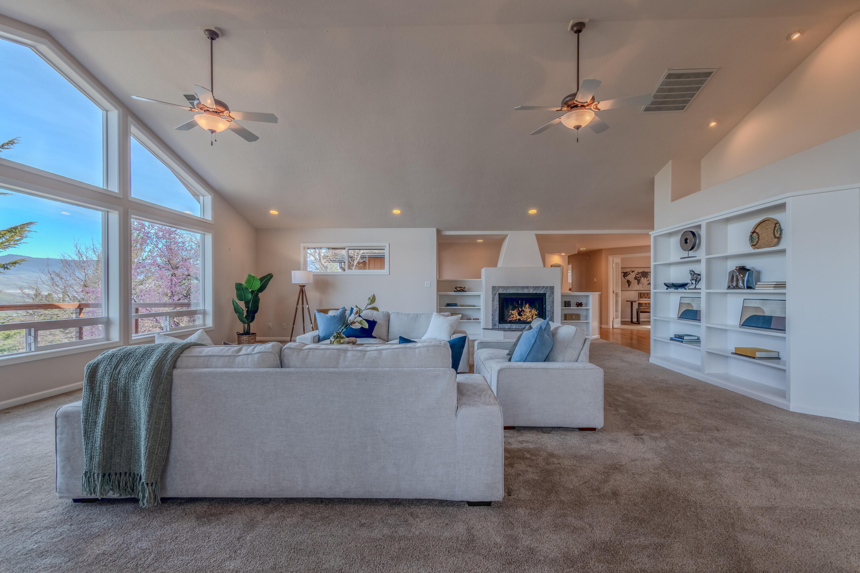1911 Tamarack Place
