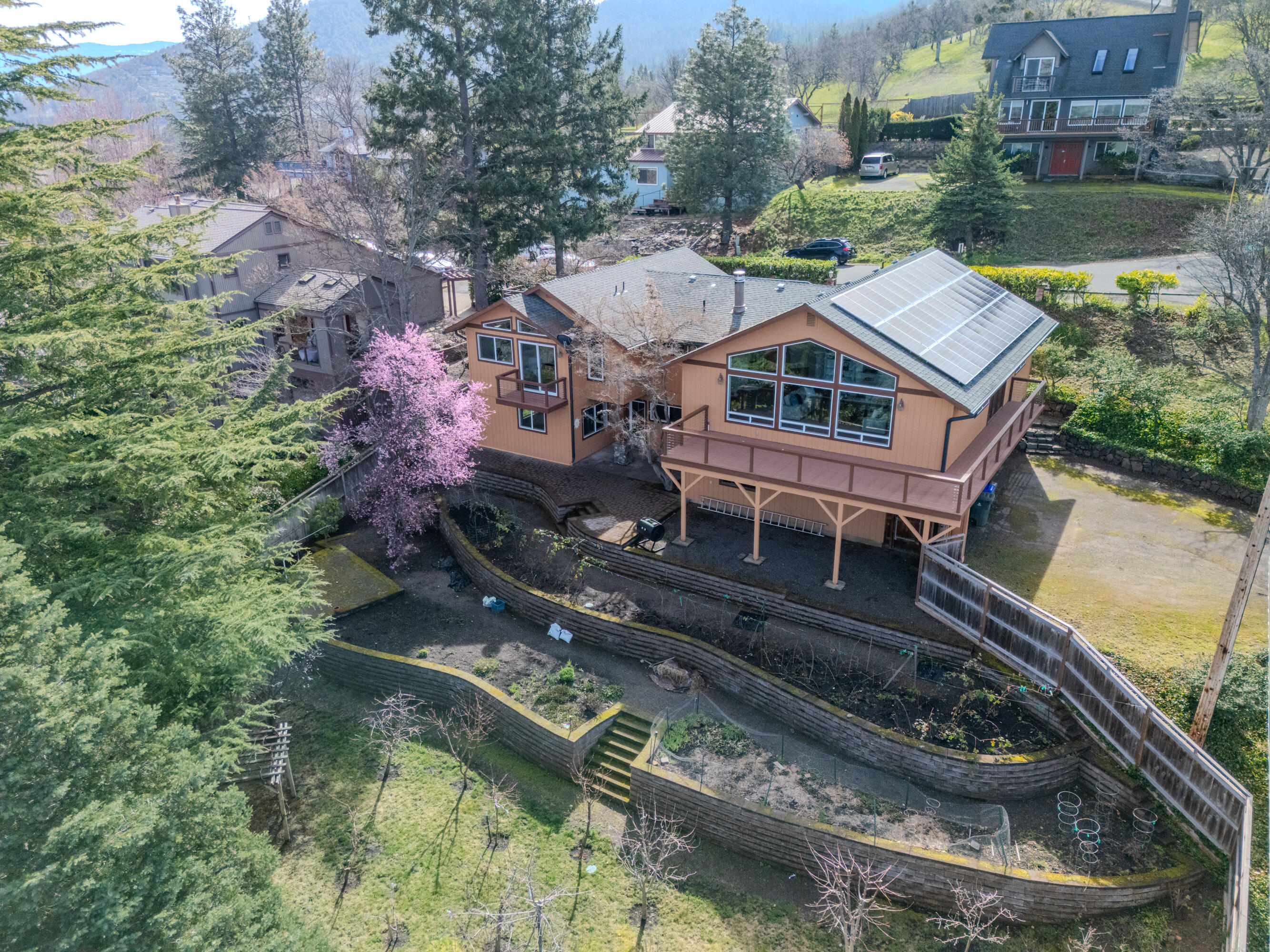 1911 Tamarack Place
