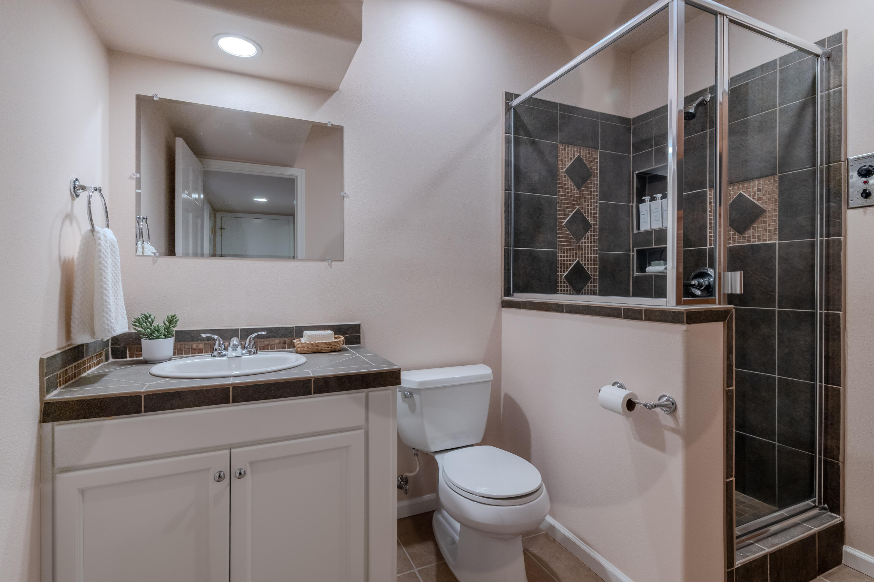 1911 Tamarack Place