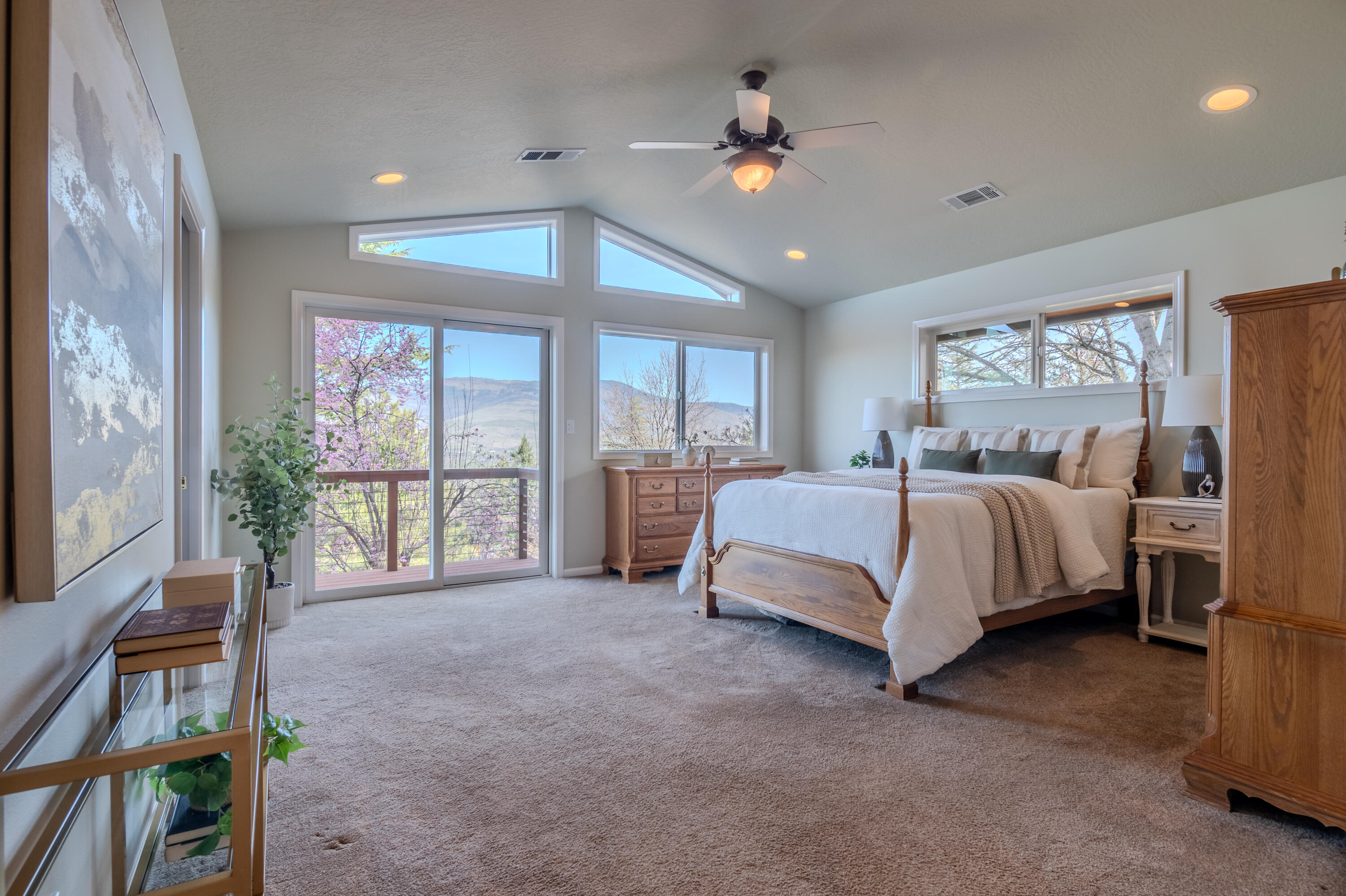 1911 Tamarack Place
