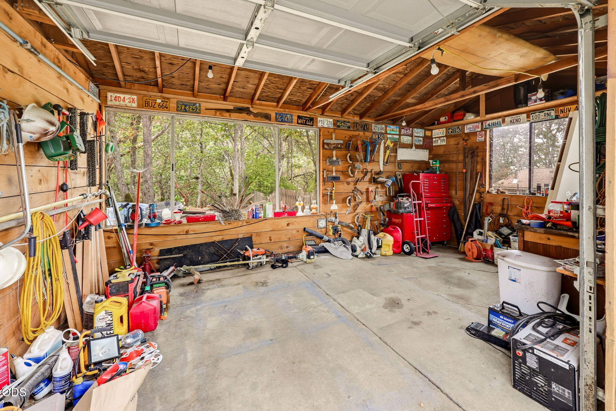 2590 Siskiyou Highway
